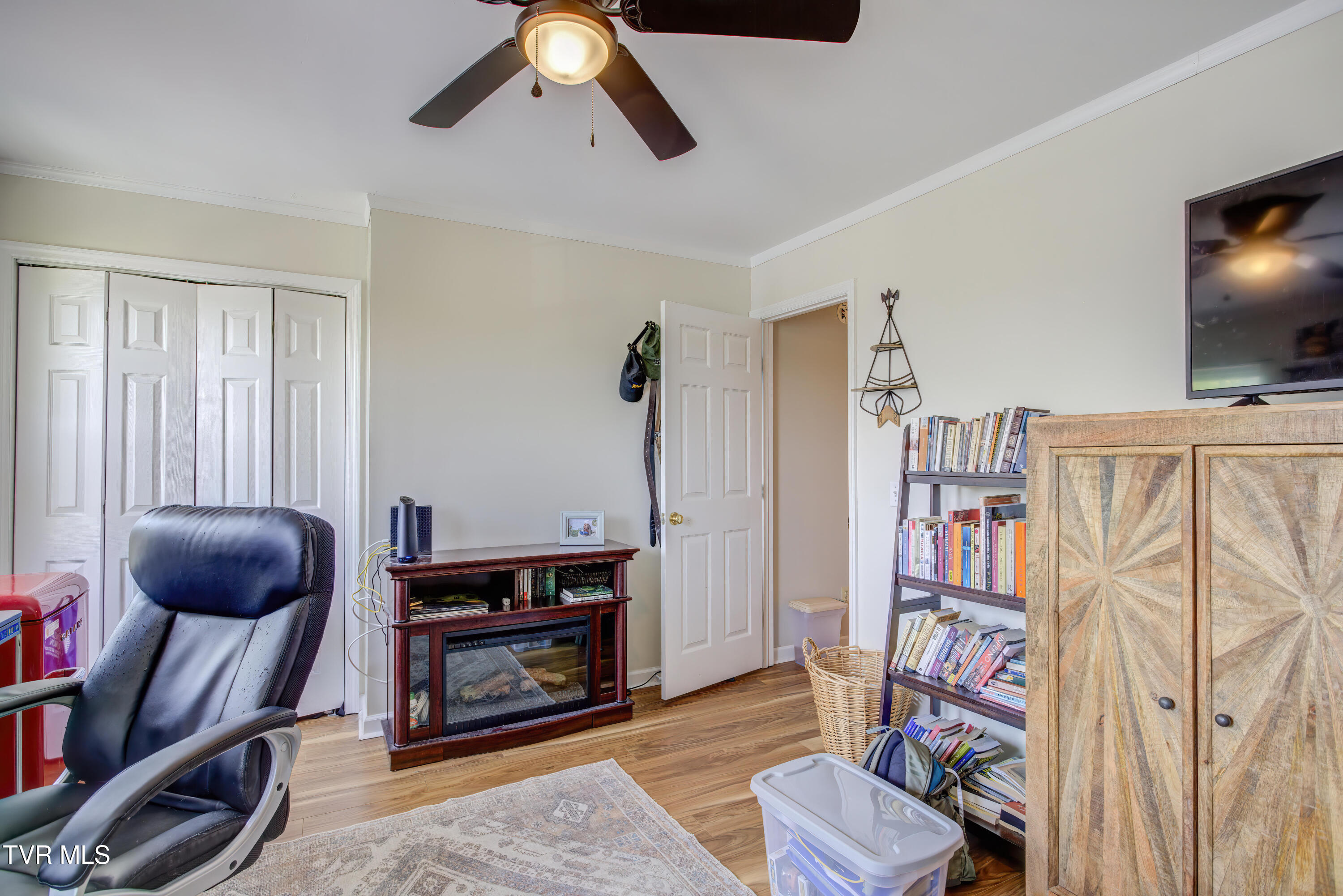 200 Arrowhead Drive 1