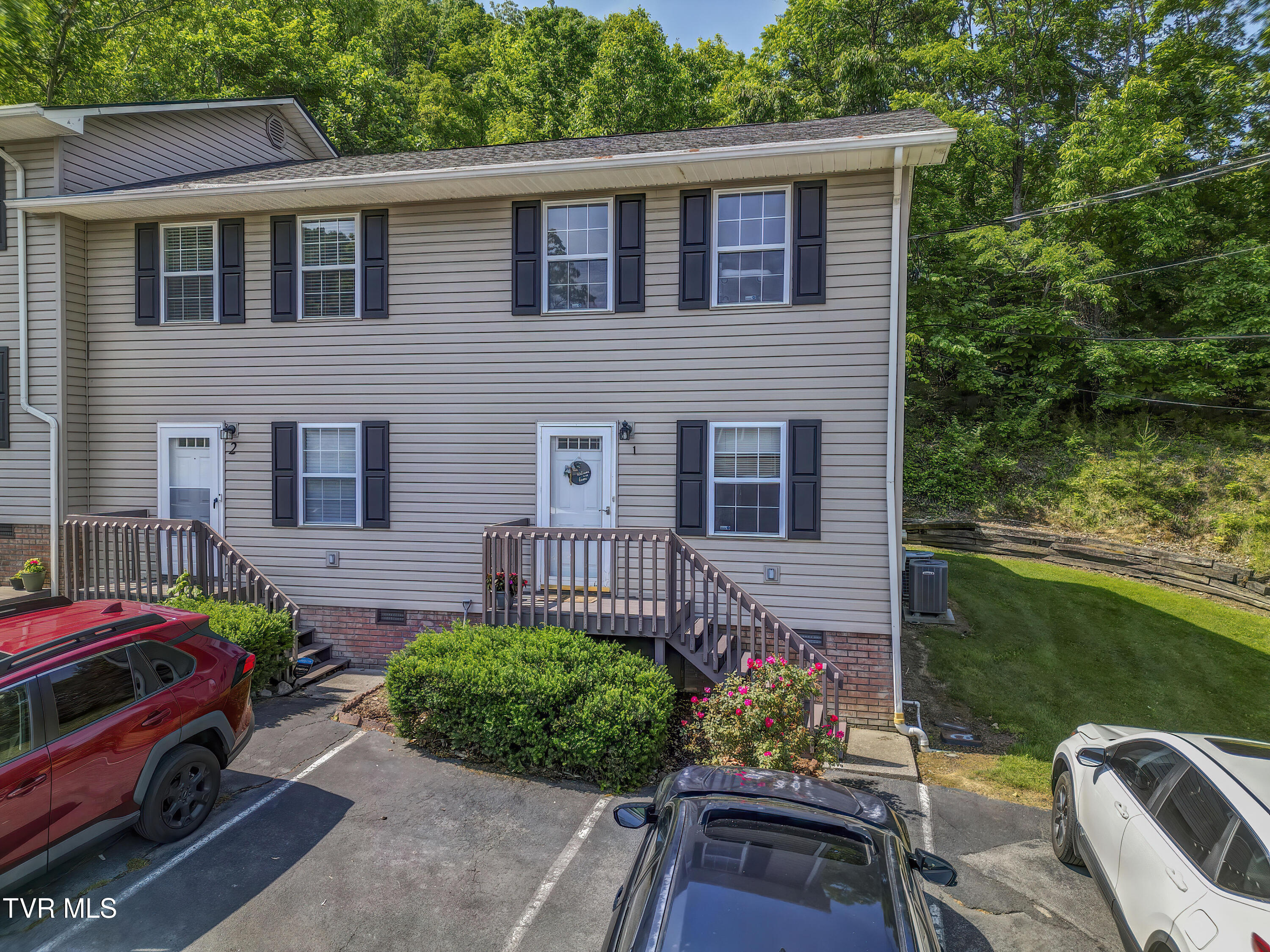 200 Arrowhead Drive 1