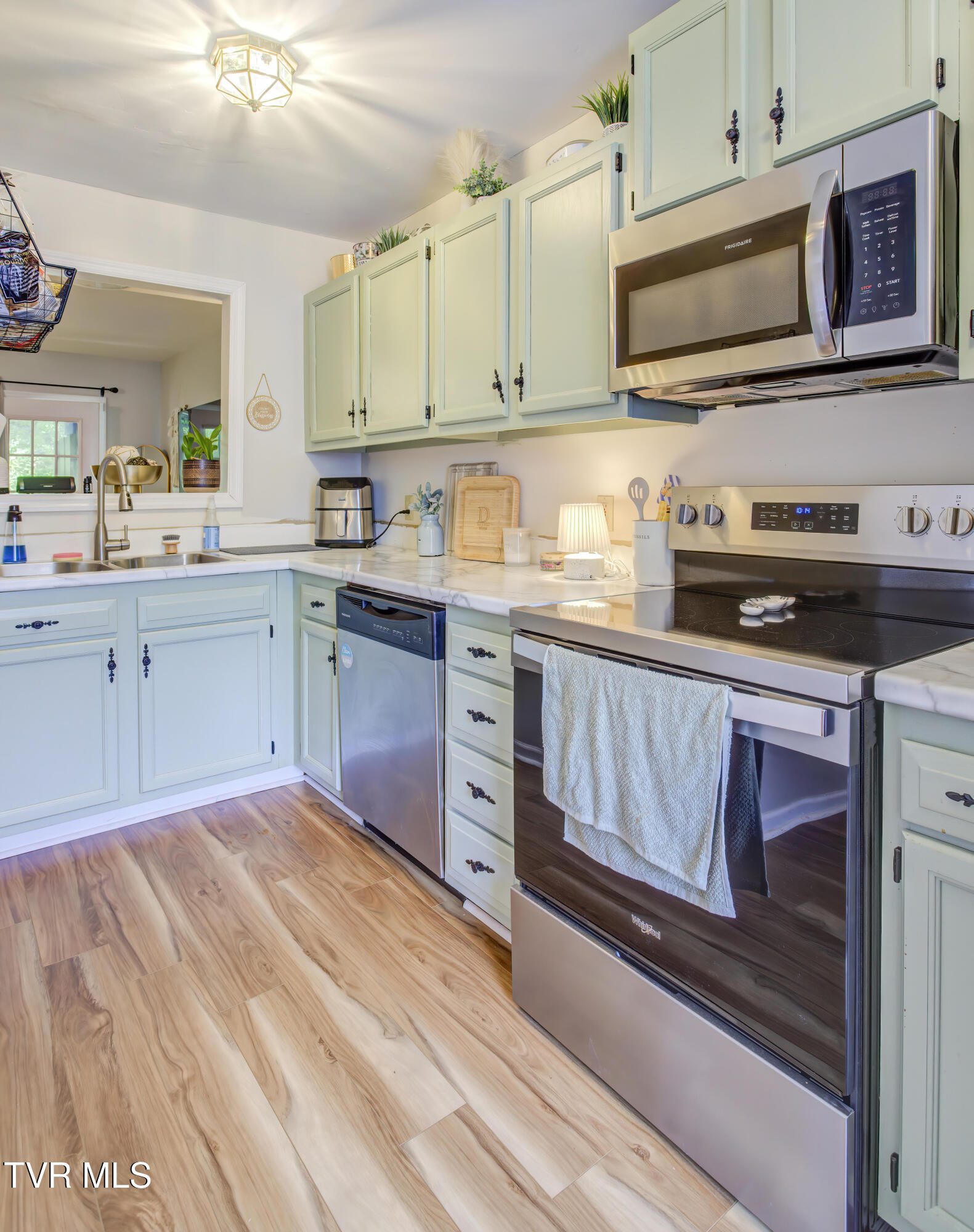 200 Arrowhead Drive 1