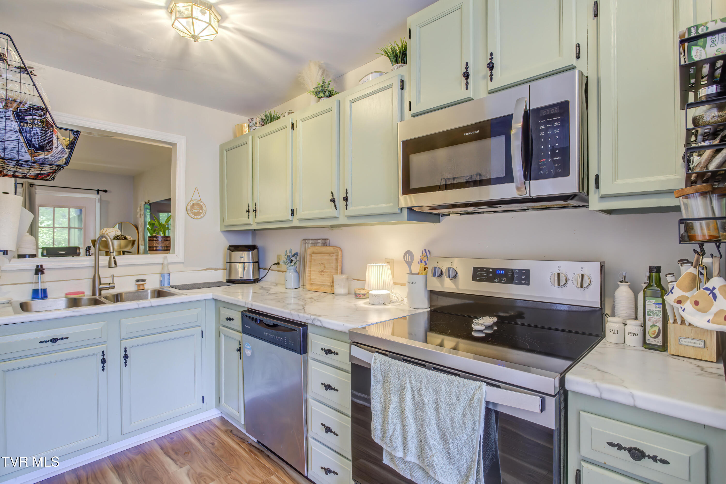 200 Arrowhead Drive 1