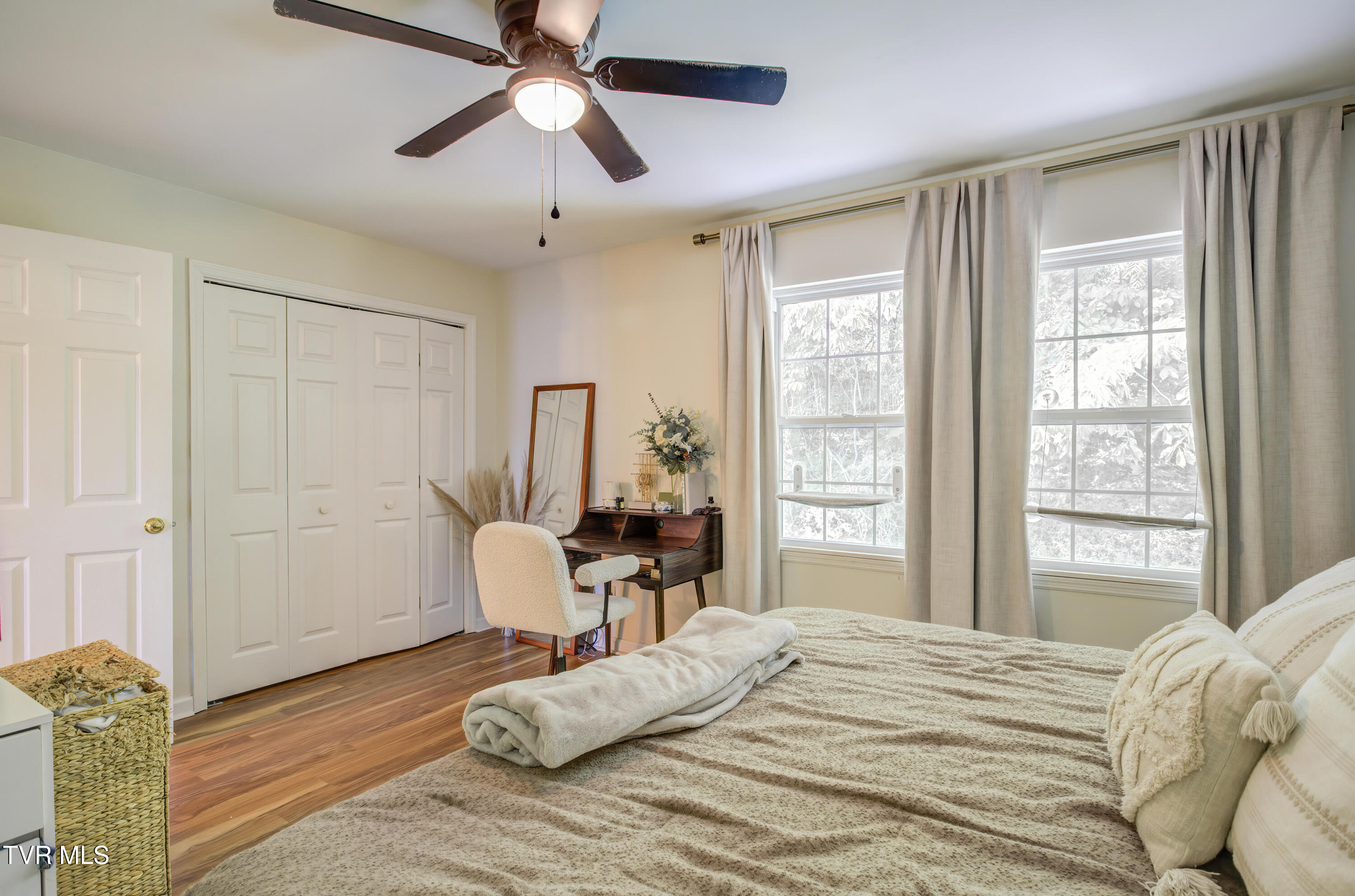200 Arrowhead Drive 1