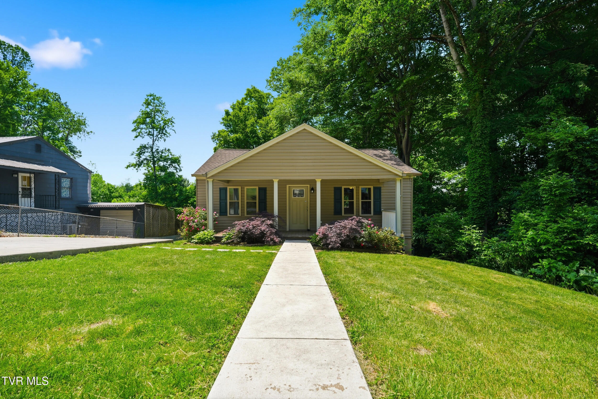 1516 Rock Rose Road