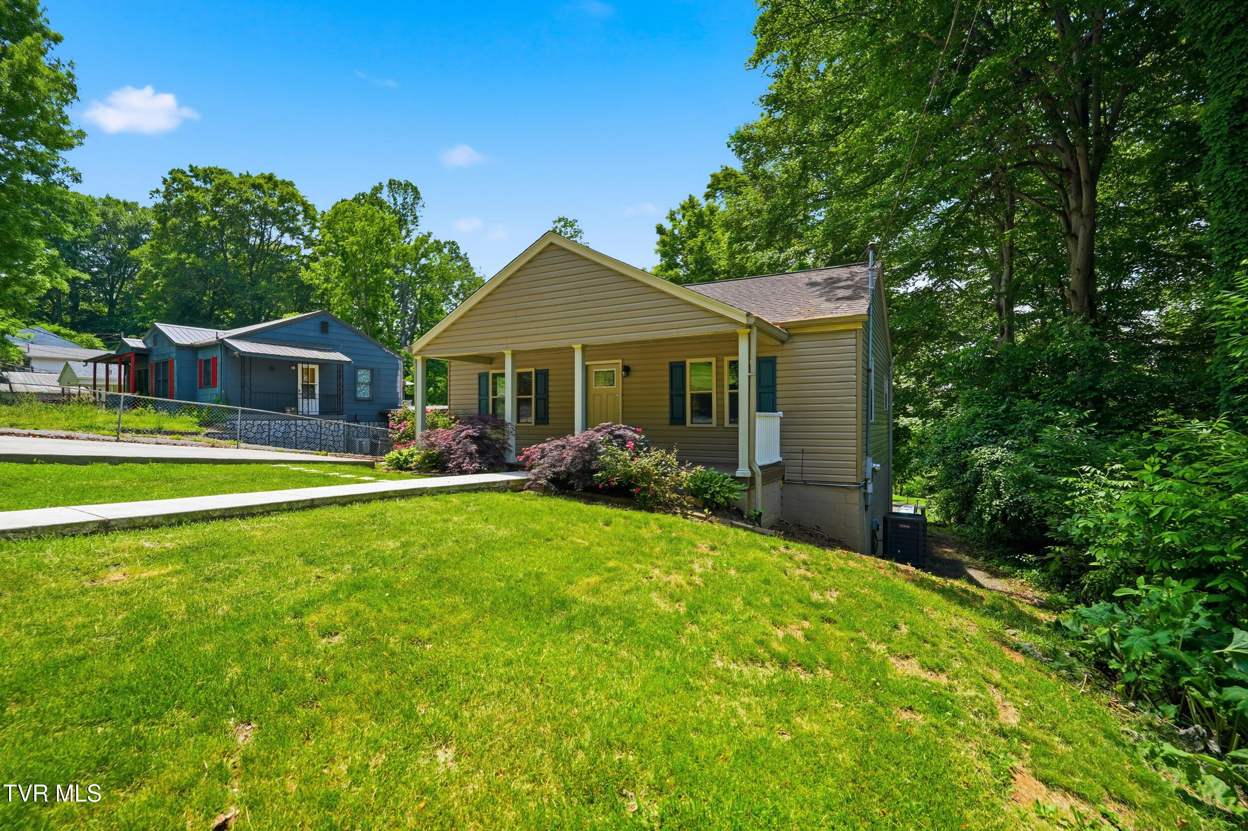 1516 Rock Rose Road