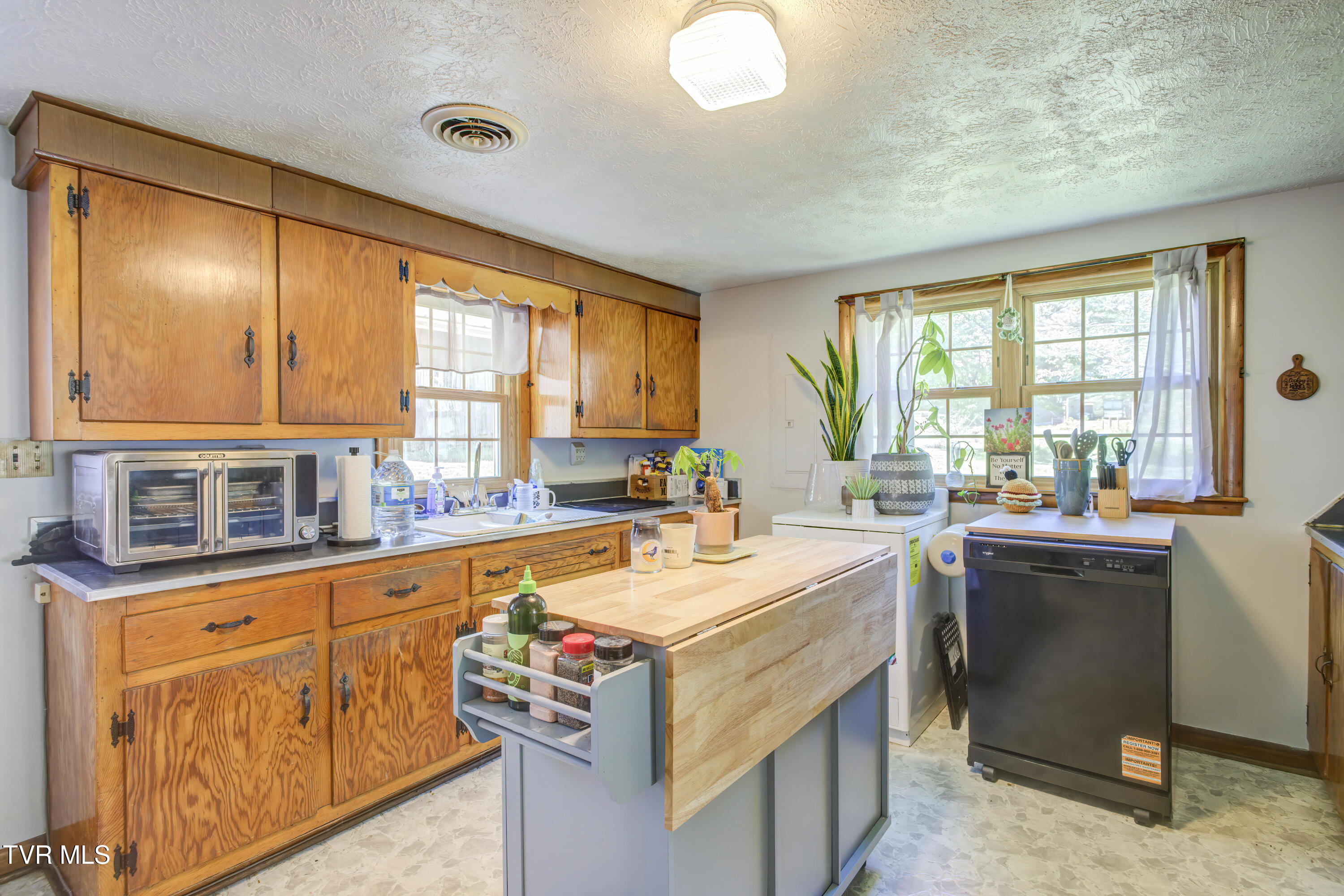 865 Shelleys Road