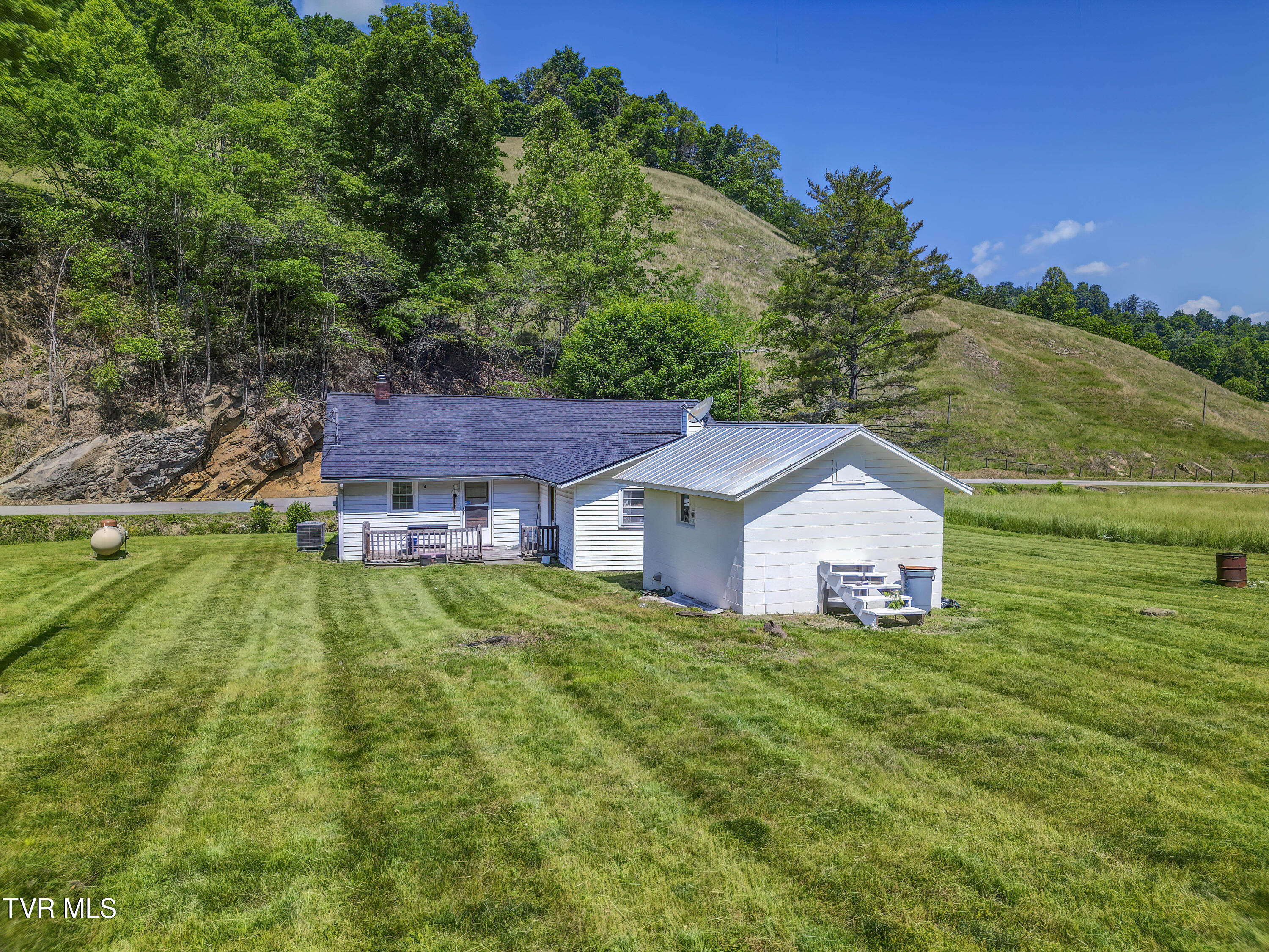 865 Shelleys Road