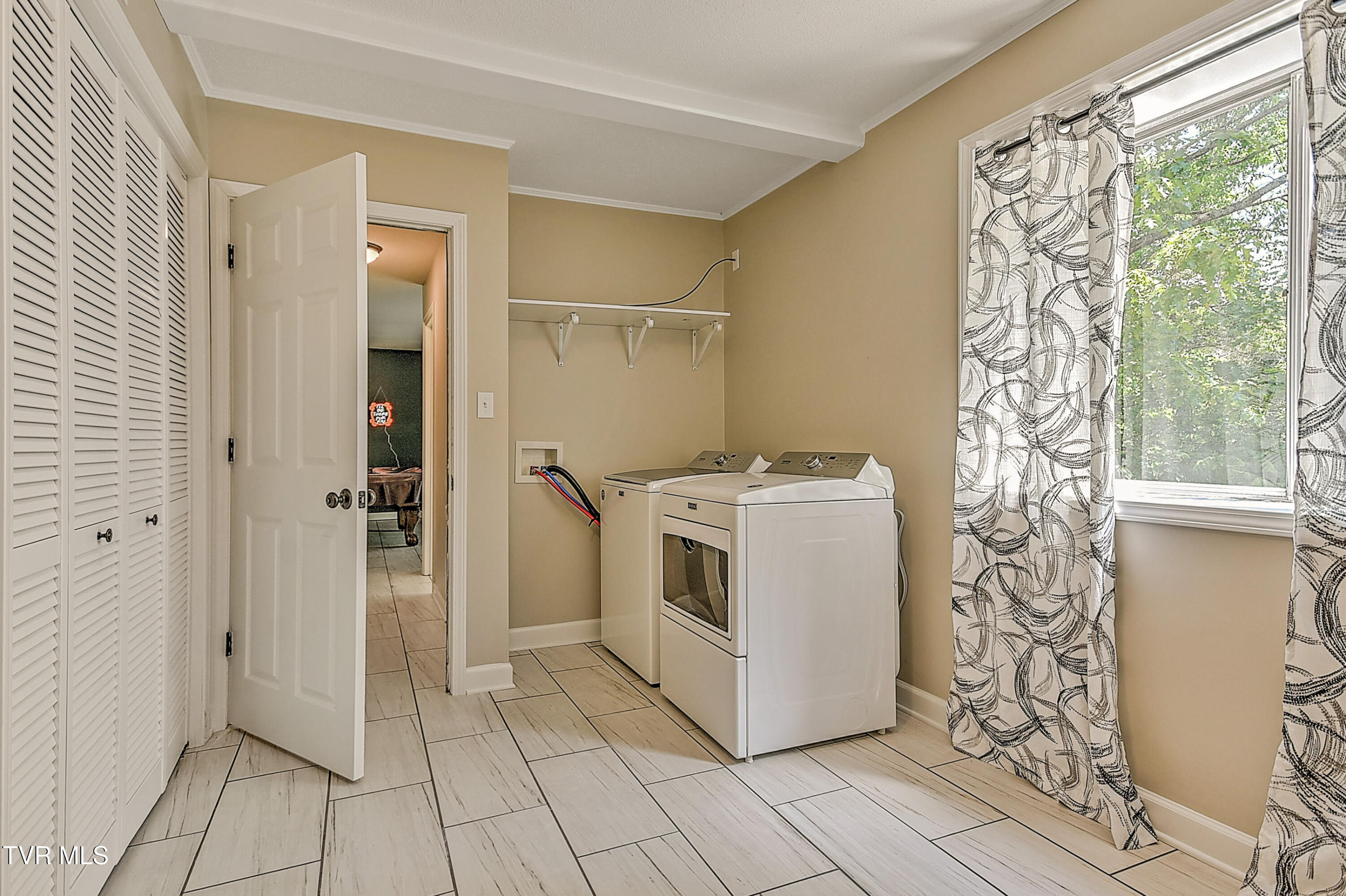 361 Belmont Drive 14