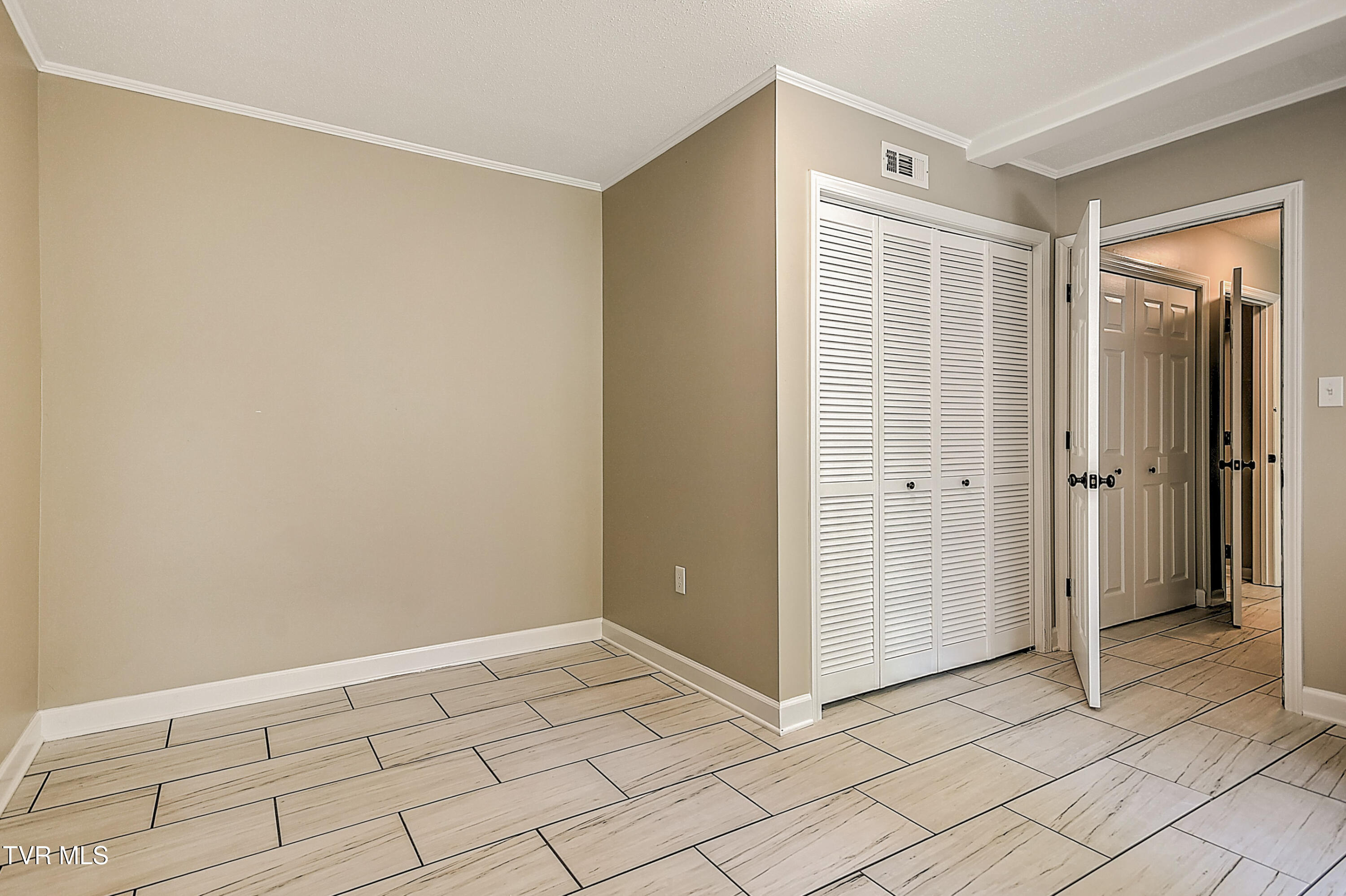 361 Belmont Drive 14