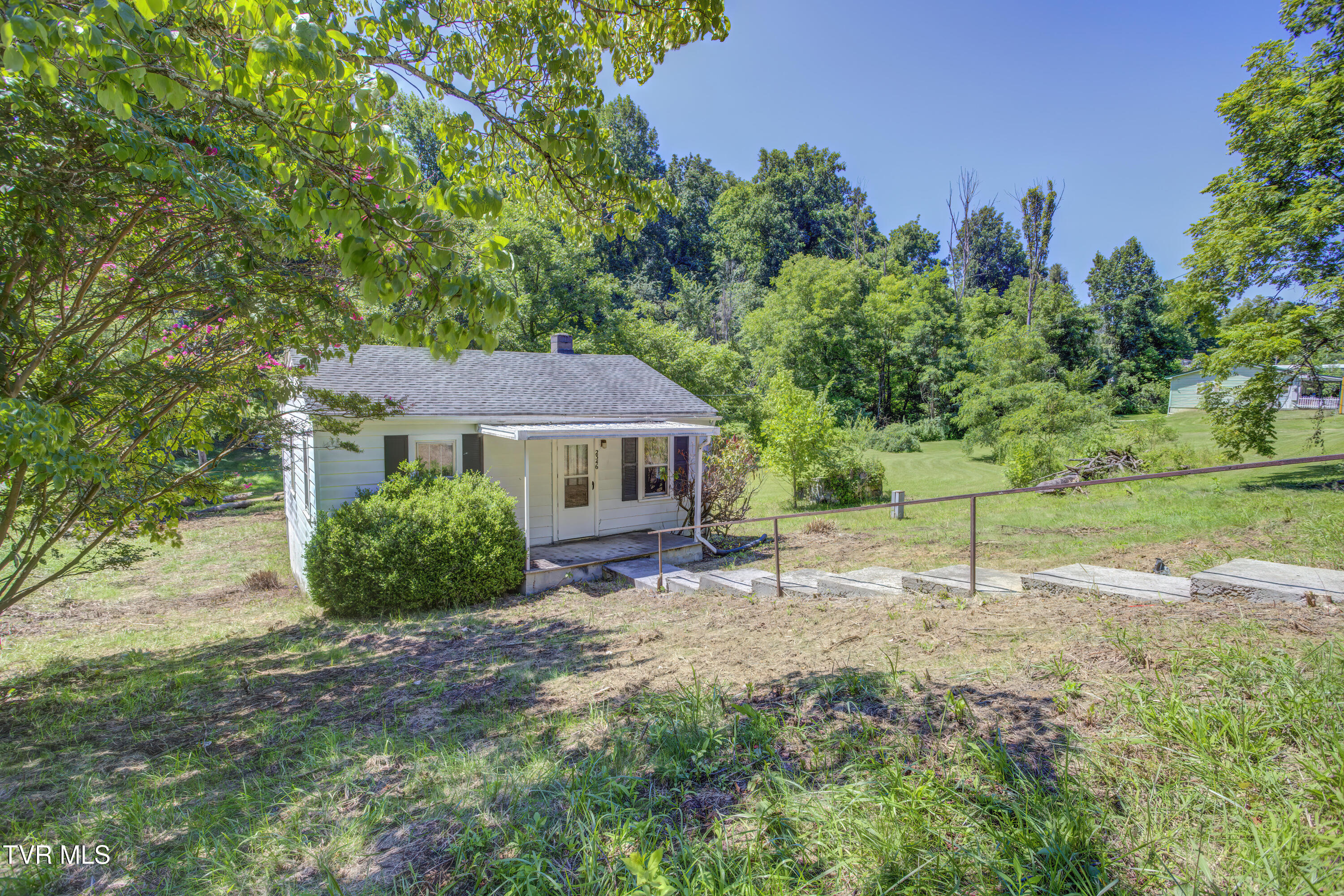 2346 Carolina Avenue