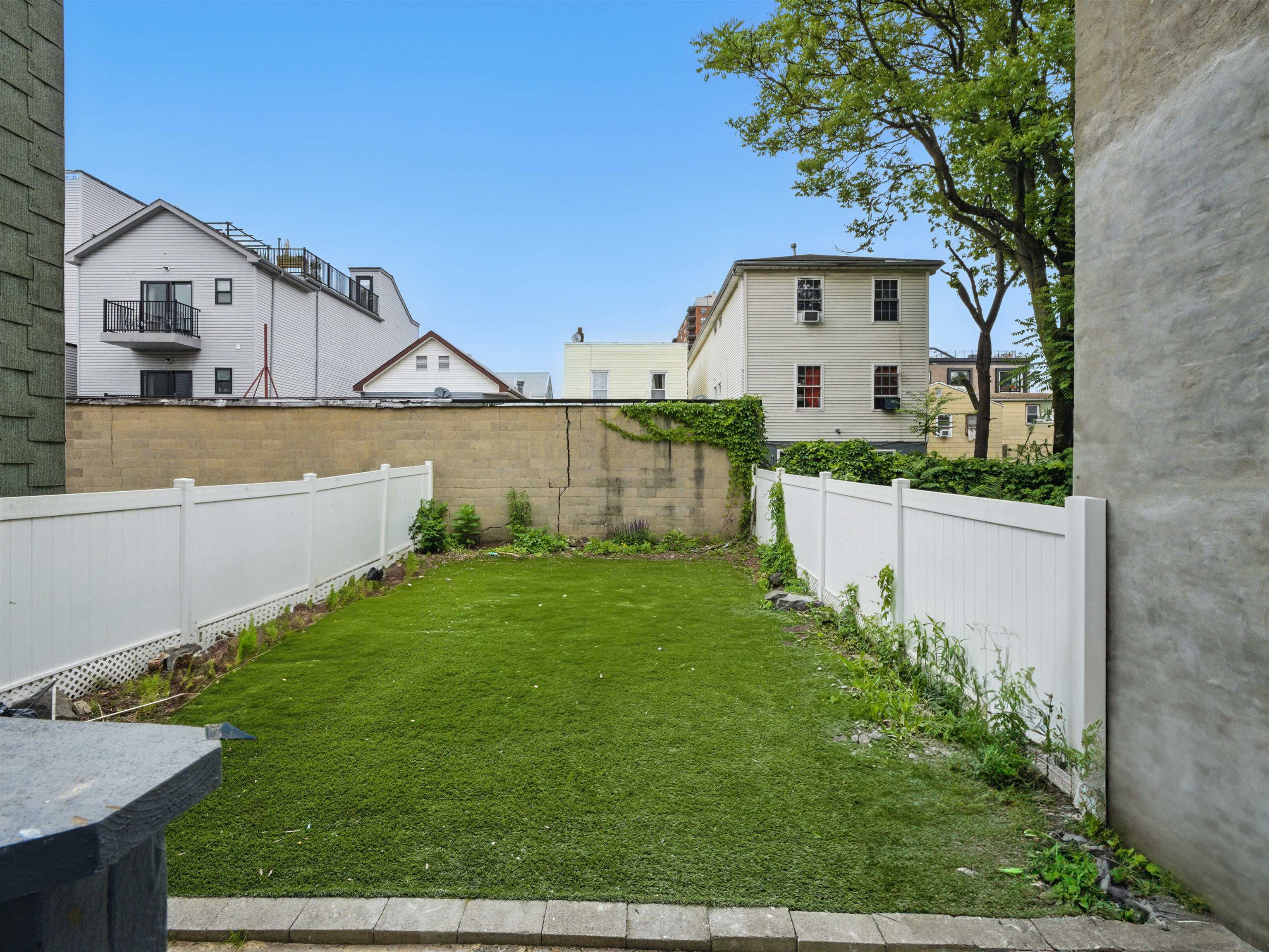 22 GRACE ST Unit: 1