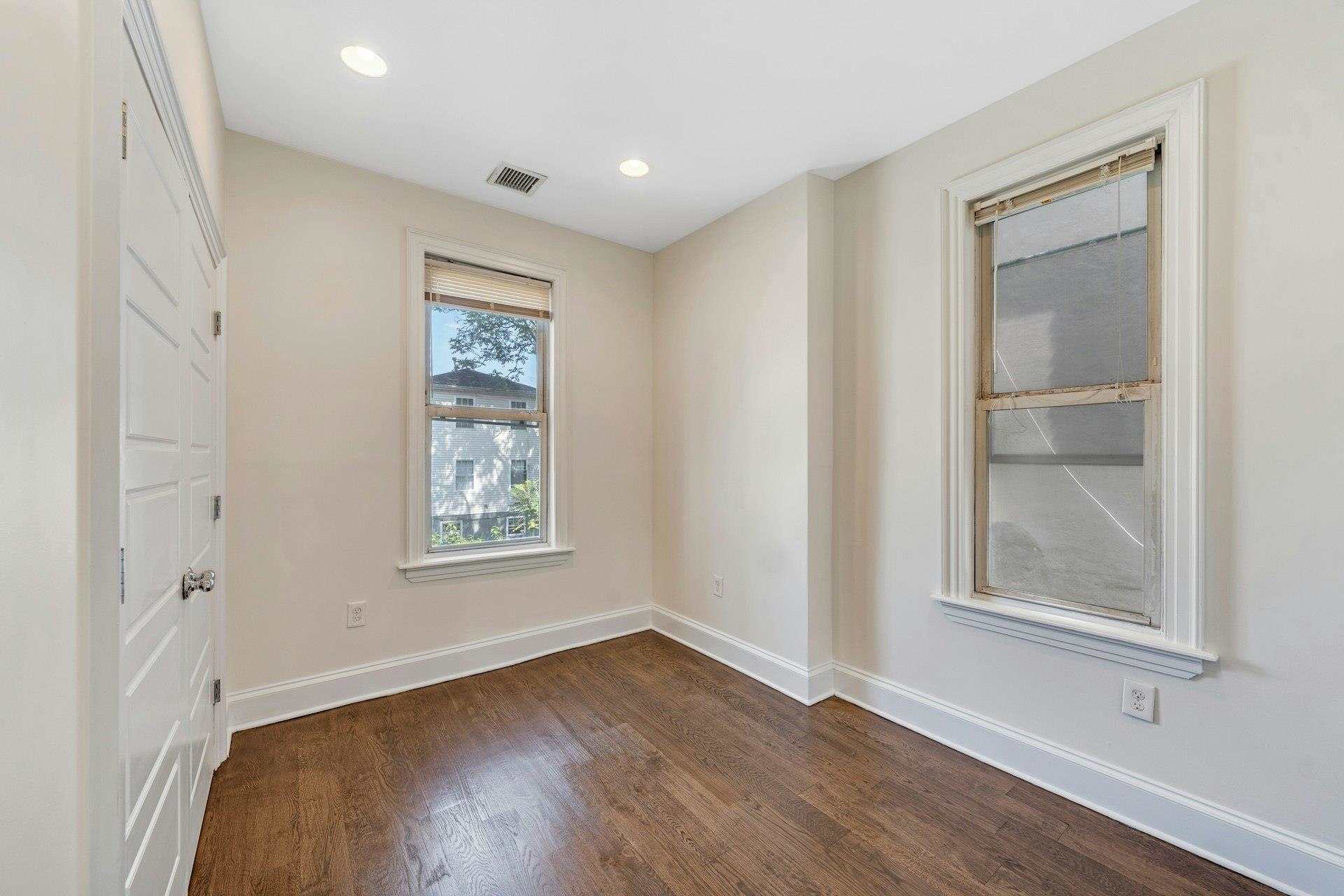 22 GRACE ST Unit: 2
