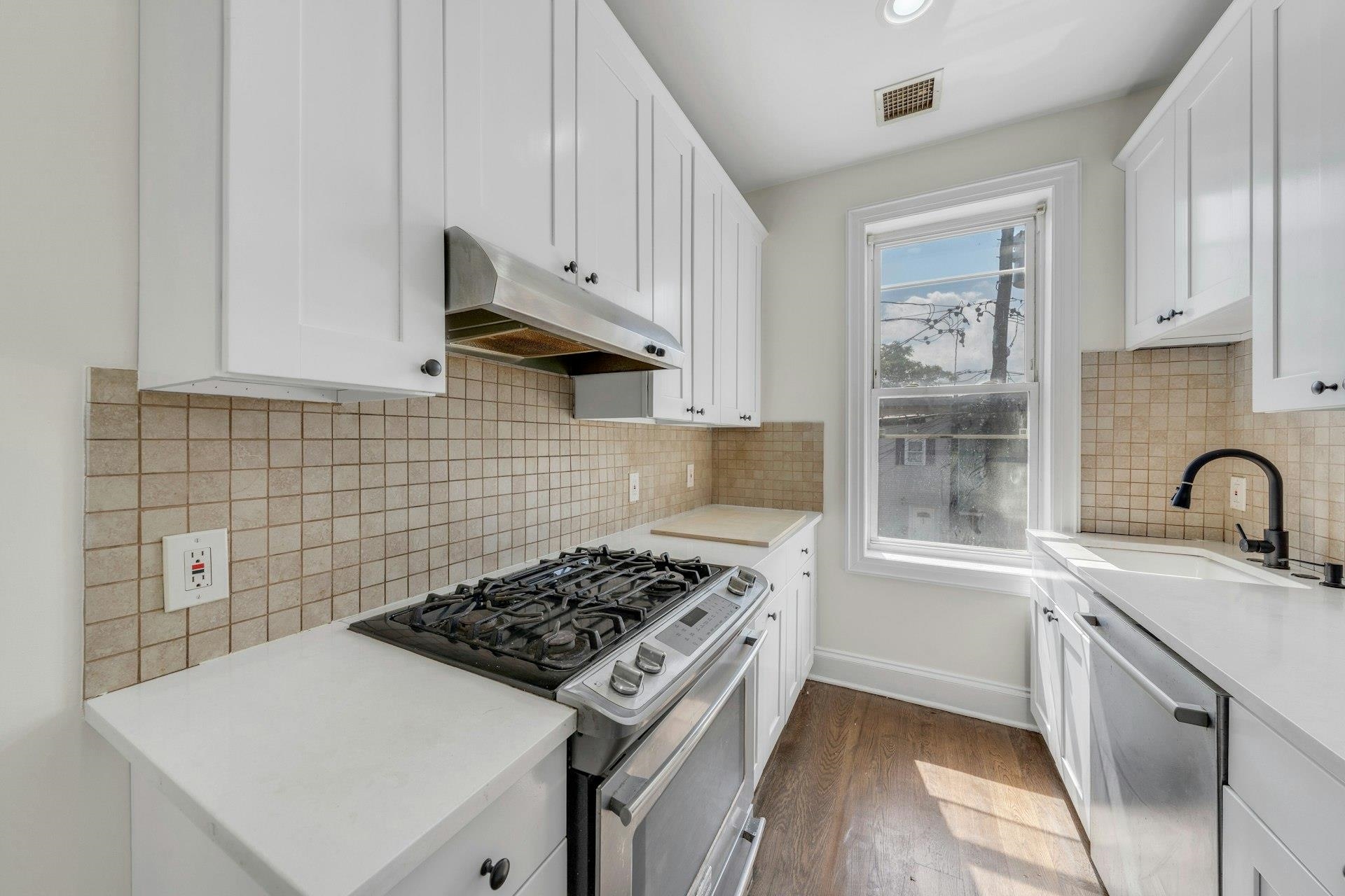 22 GRACE ST Unit: 2
