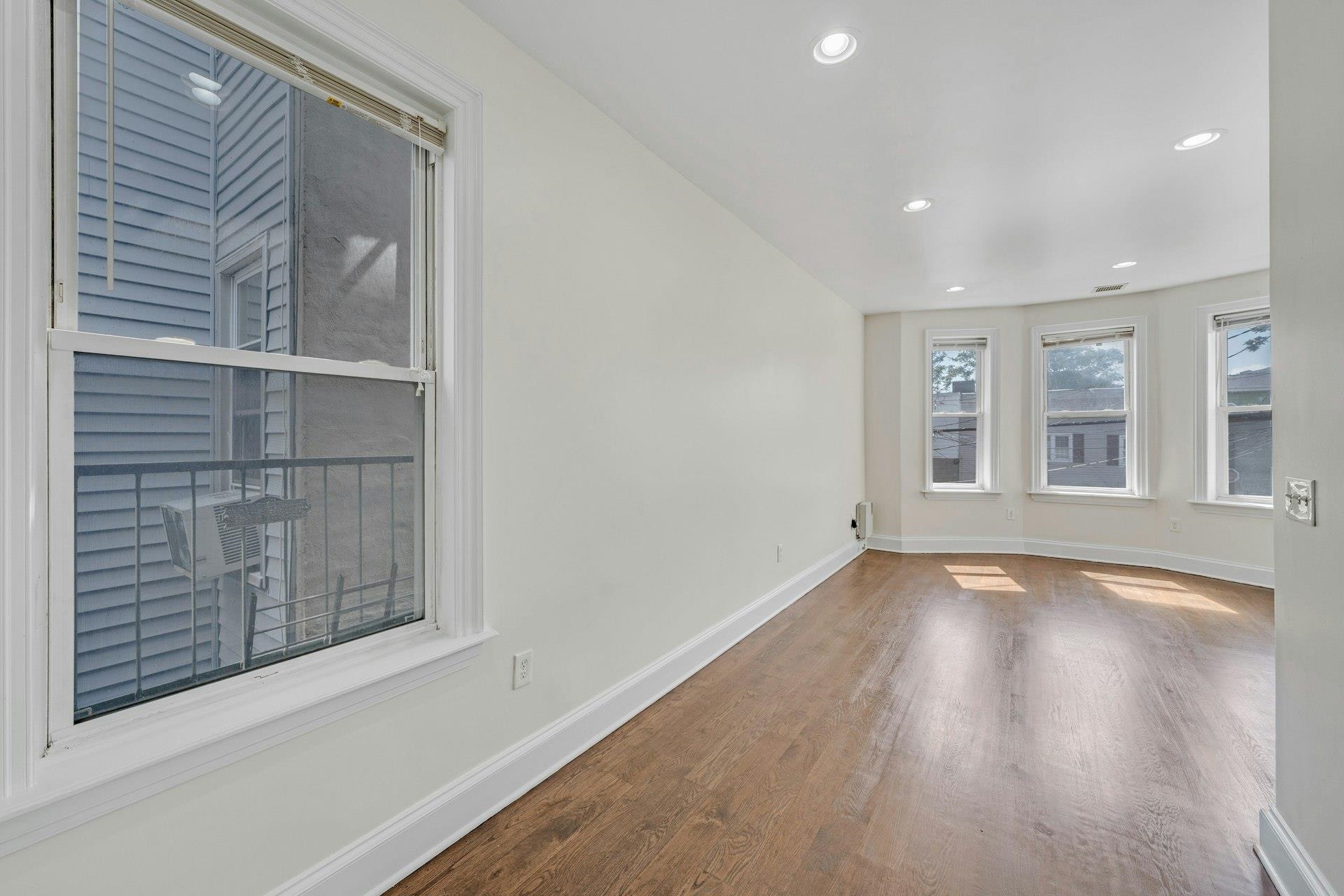 22 GRACE ST Unit: 2