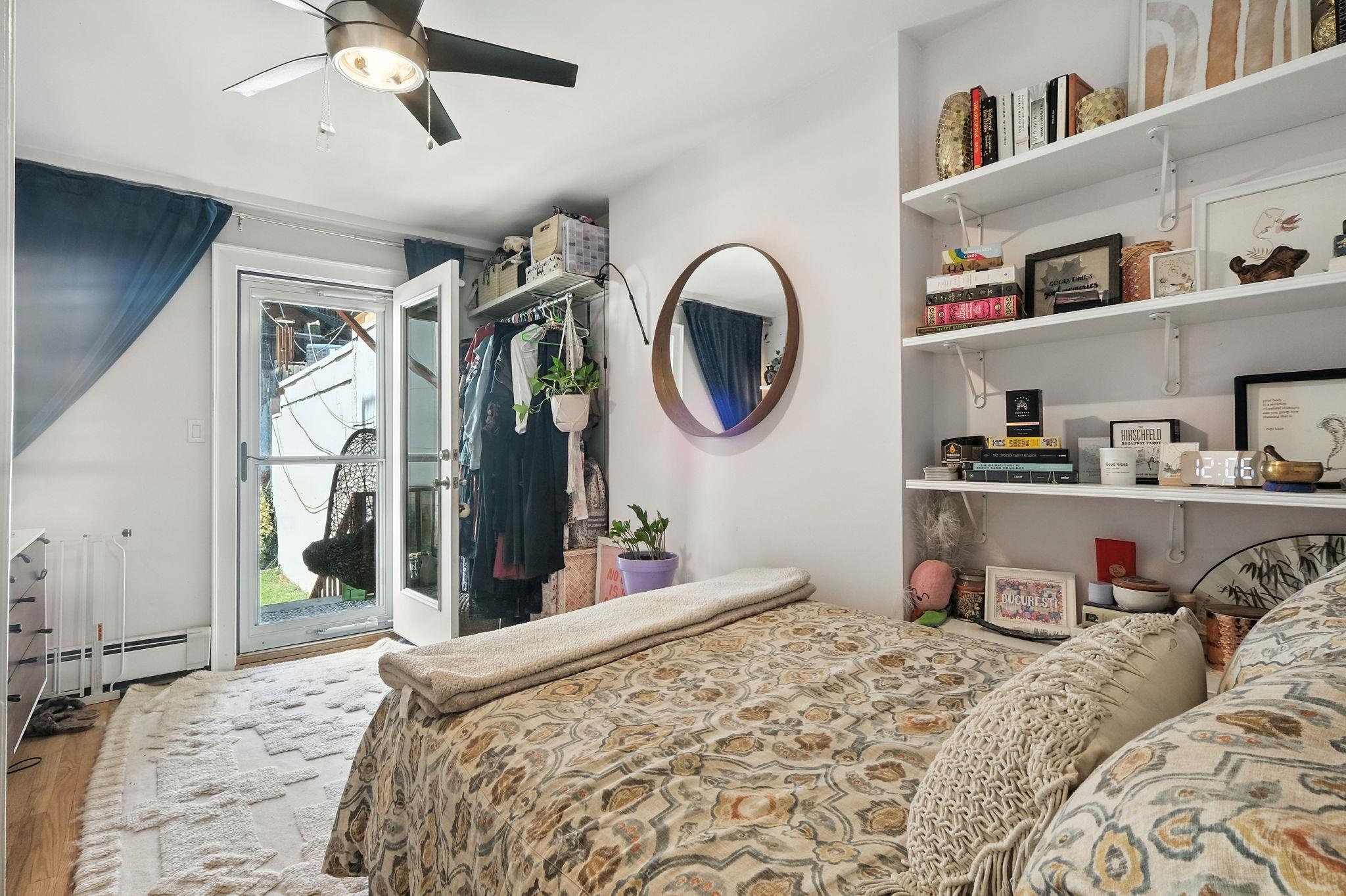 204 WILLOW AVE Unit: 1R