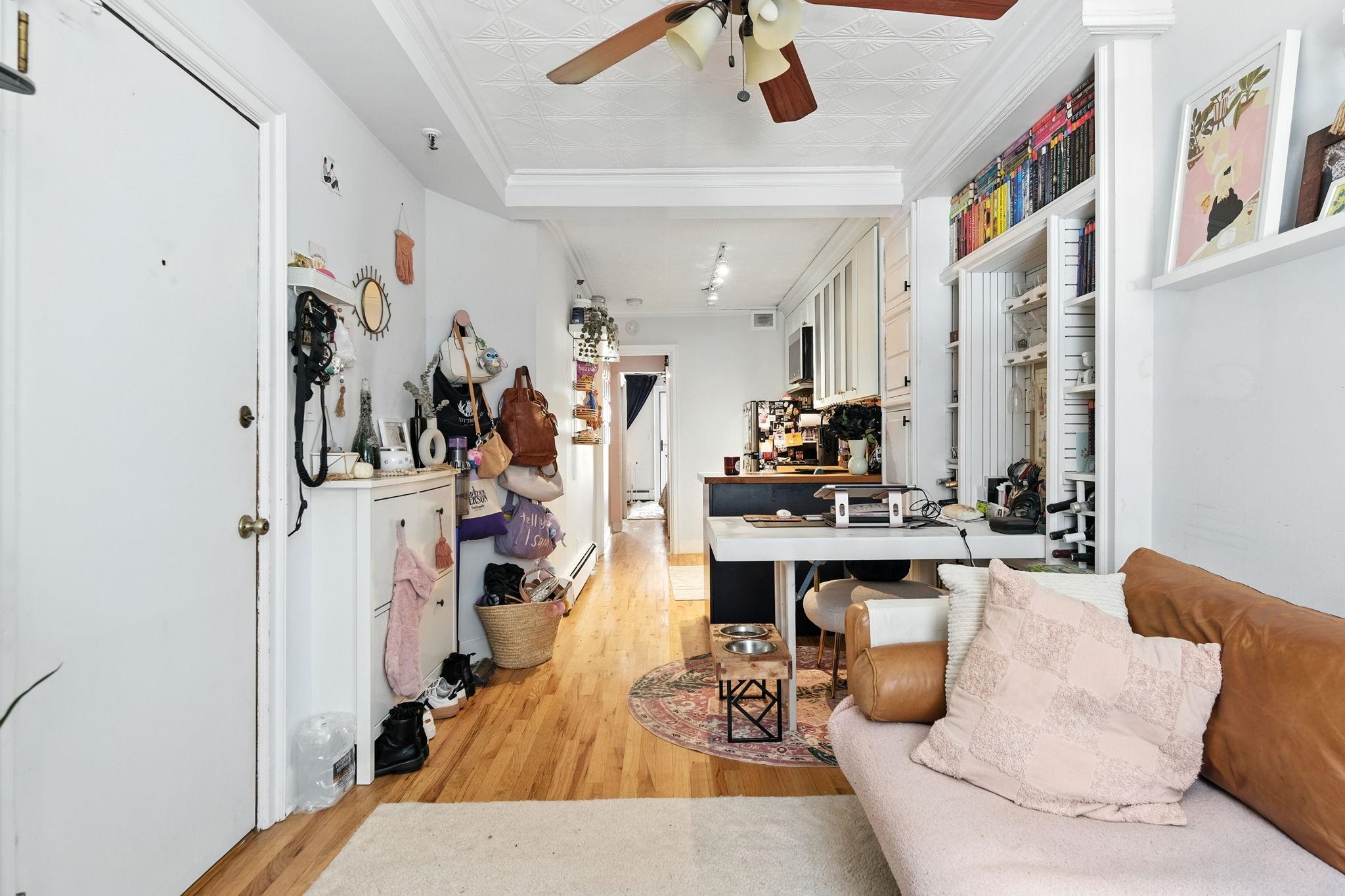 204 WILLOW AVE Unit: 1R