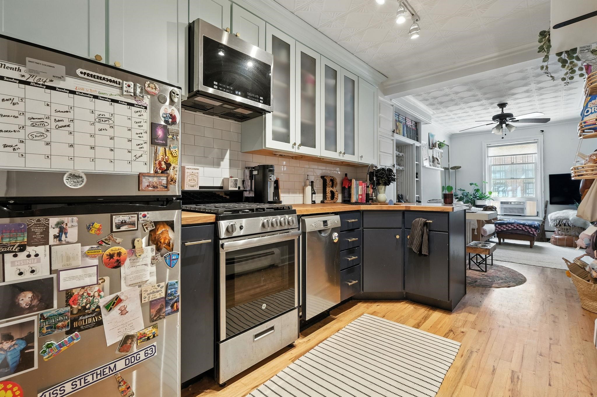 204 WILLOW AVE Unit: 1R