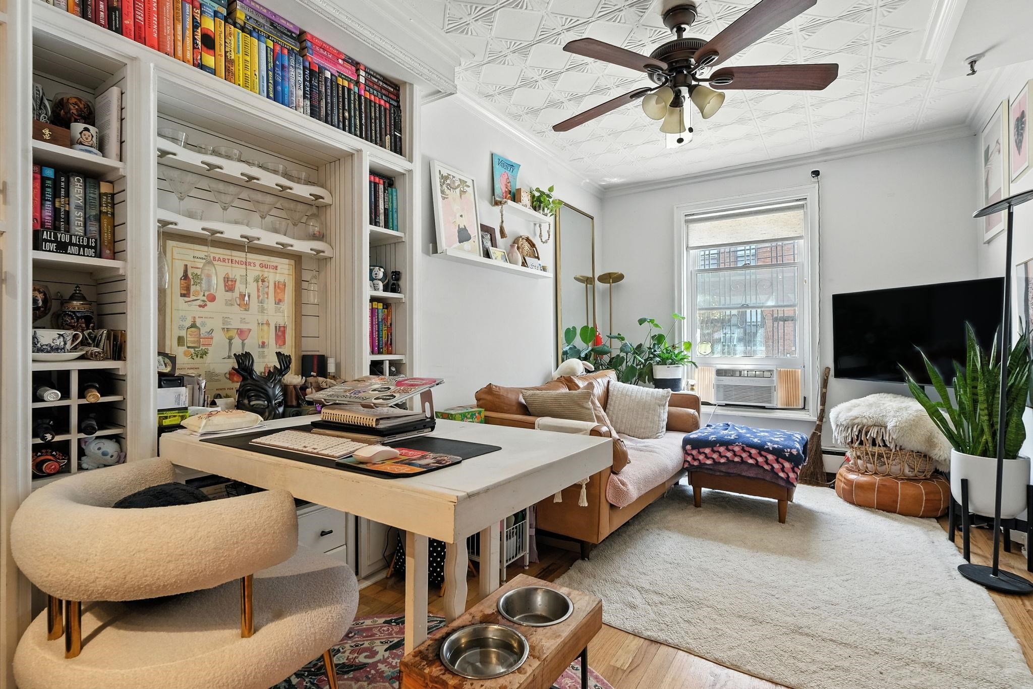 204 WILLOW AVE Unit: 1R