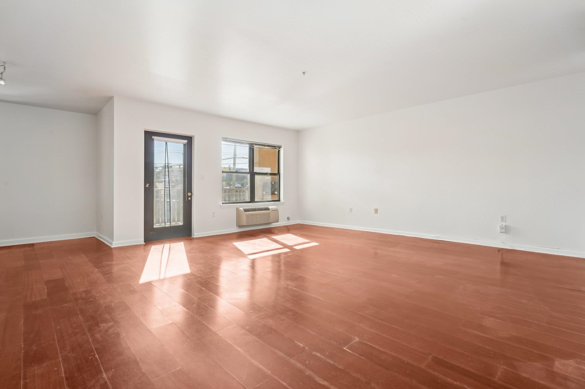 8915 BERGENWOOD AVE Unit: 12