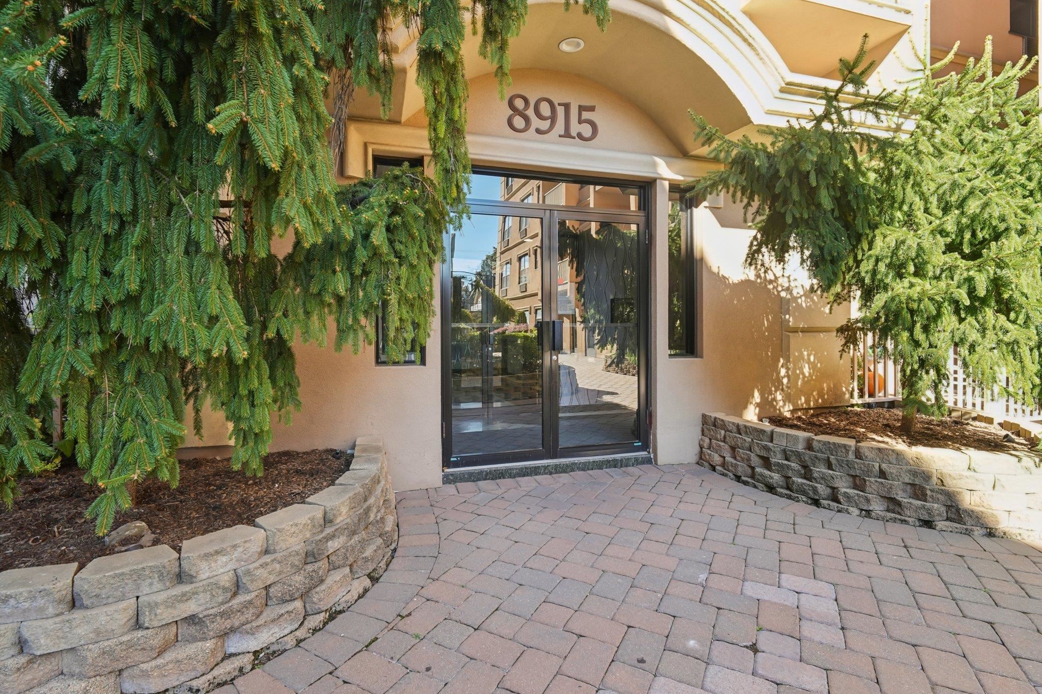 8915 BERGENWOOD AVE Unit: 12