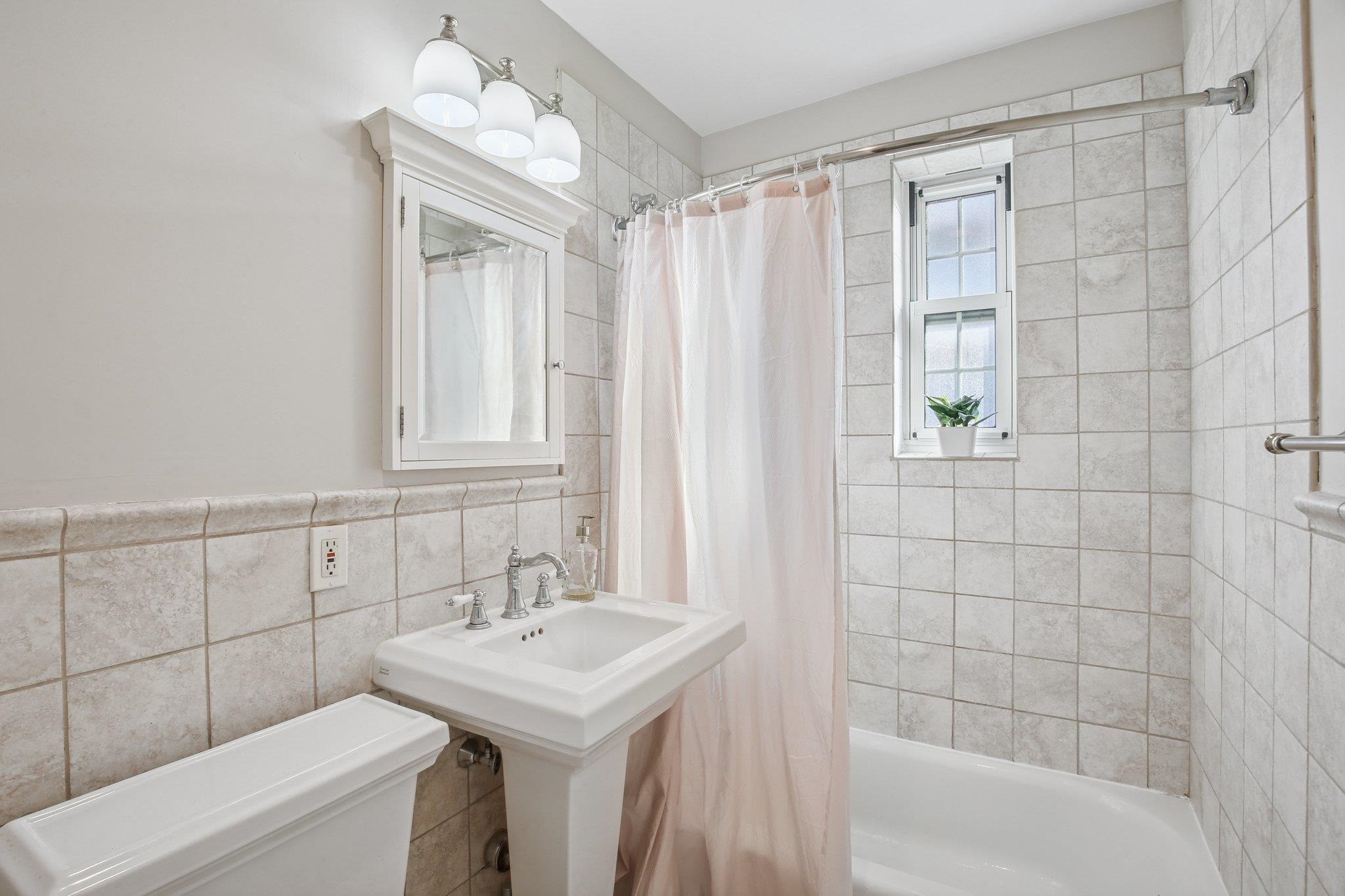 8600 BLVD EAST Unit: 5F