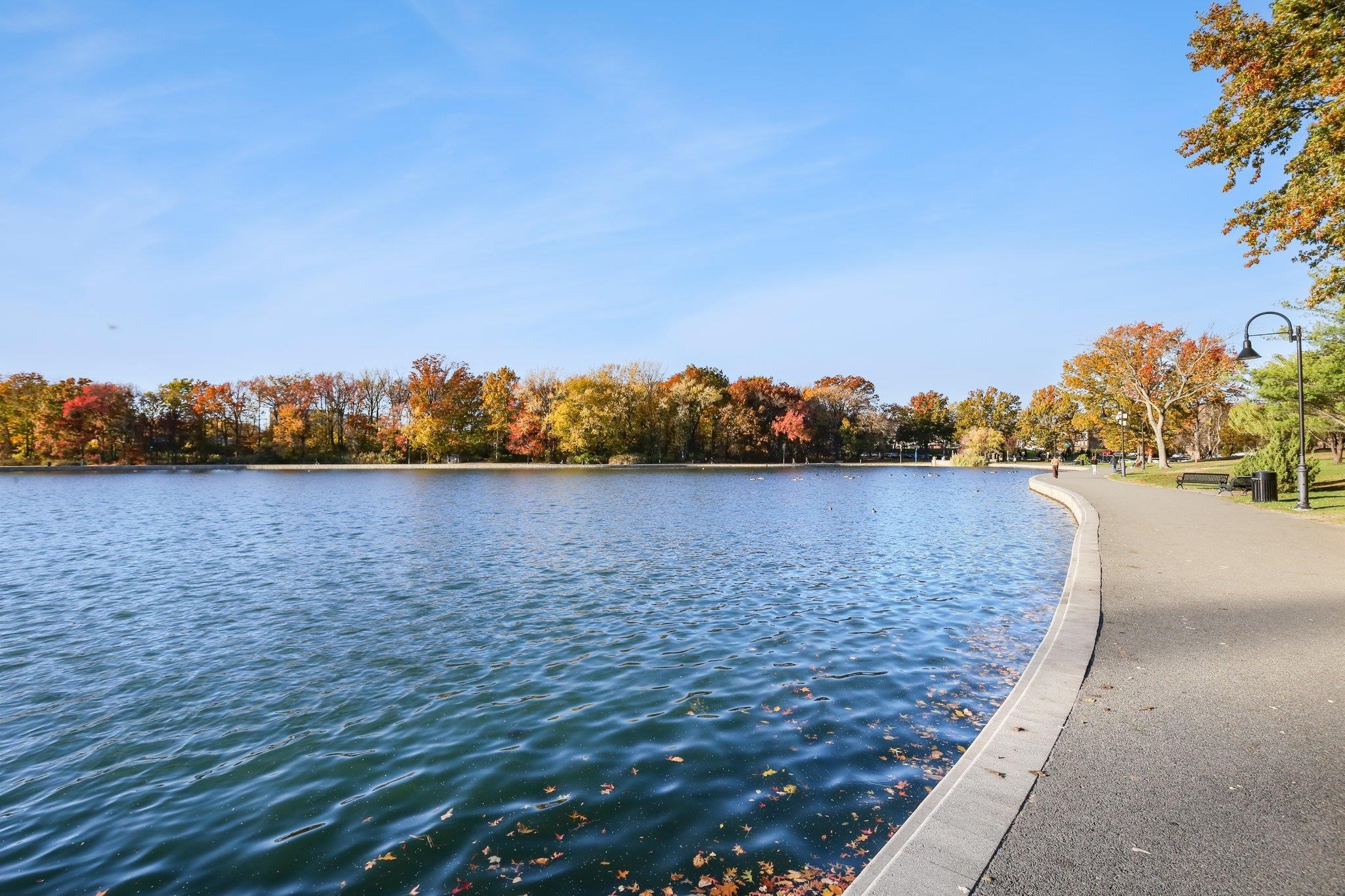 8600 BLVD EAST Unit: 5F