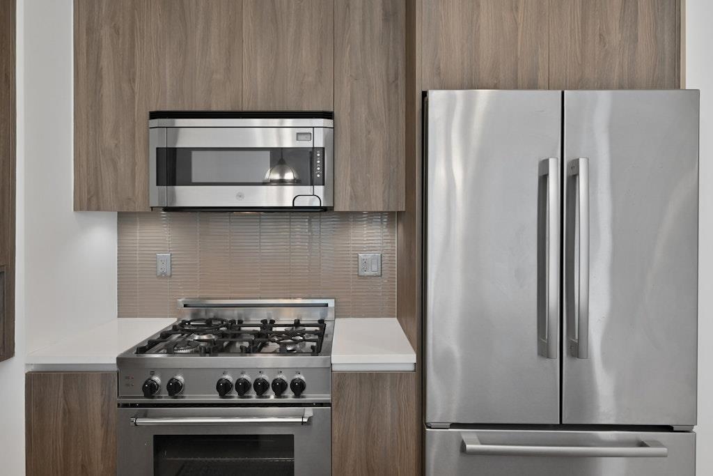 160 1ST ST Unit: 703