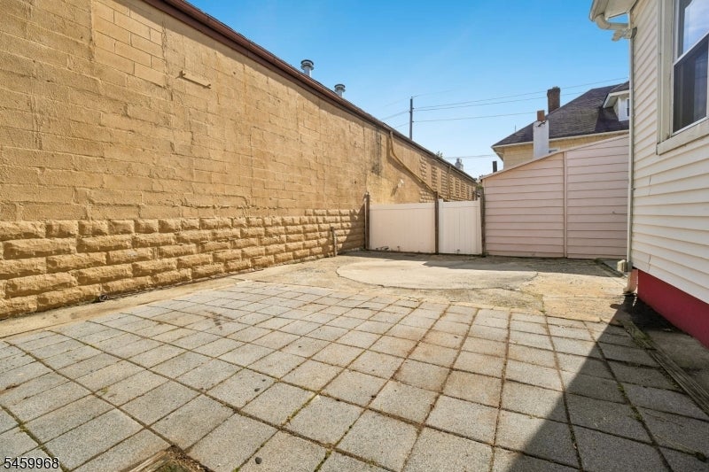 78 Holmes St