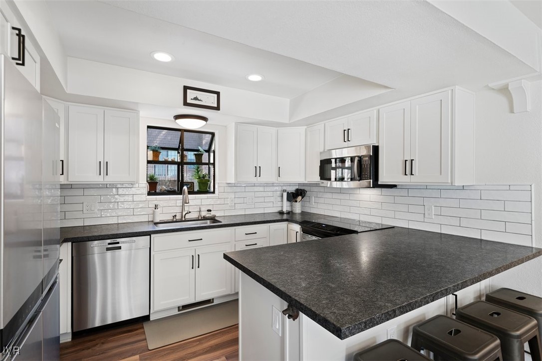 875 Southwood Boulevard 18