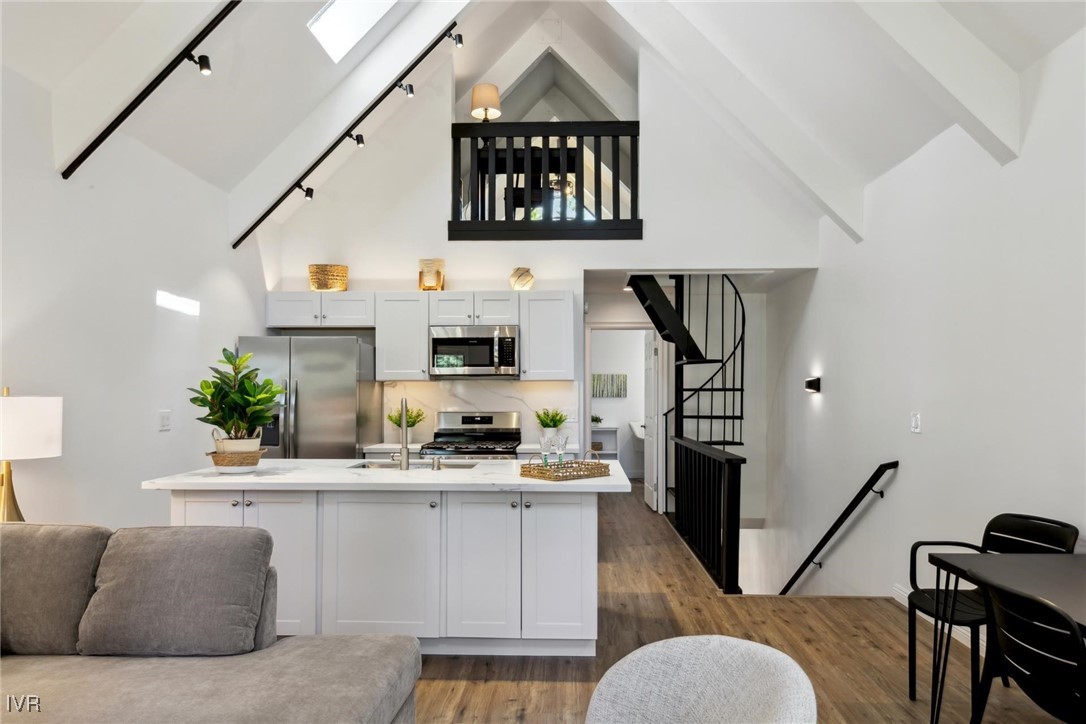 989 Tahoe Boulevard 77