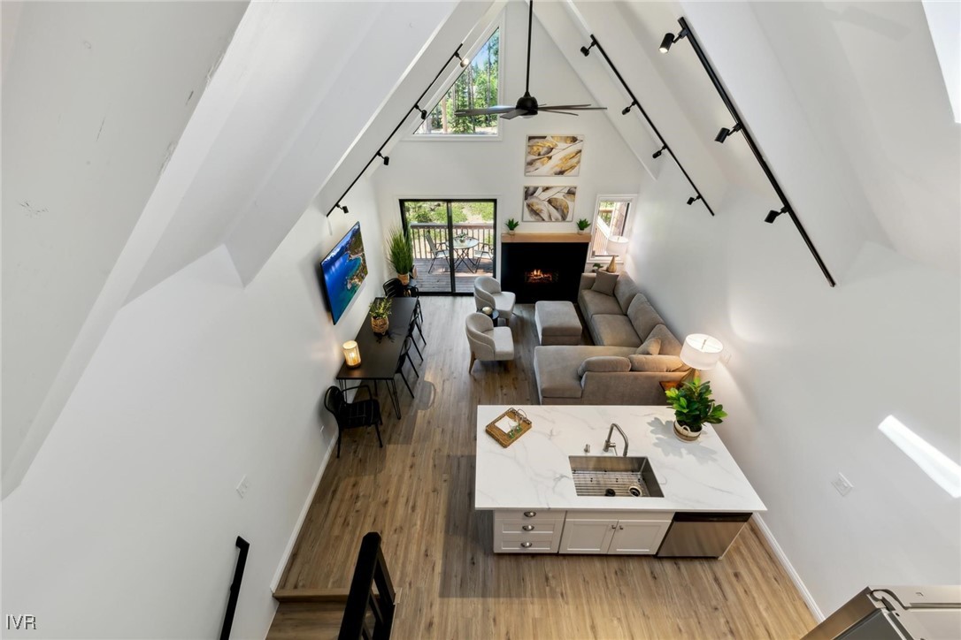 989 Tahoe Boulevard 77