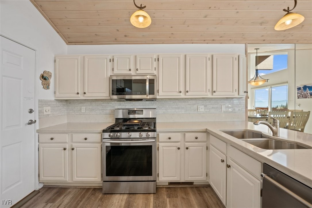 400 Fairview Boulevard 86