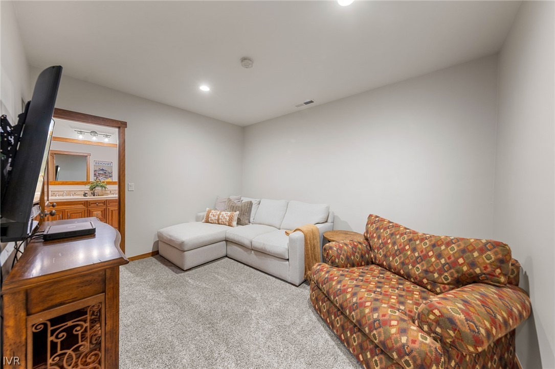 1463 Glarus Court