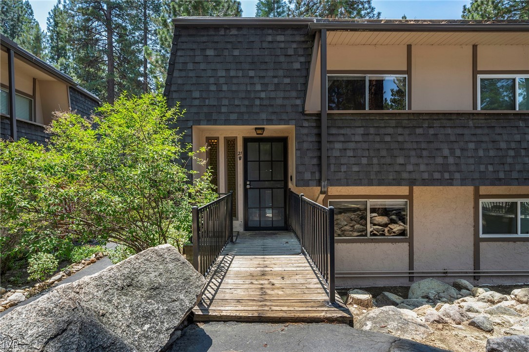 837 Southwood Boulevard 21