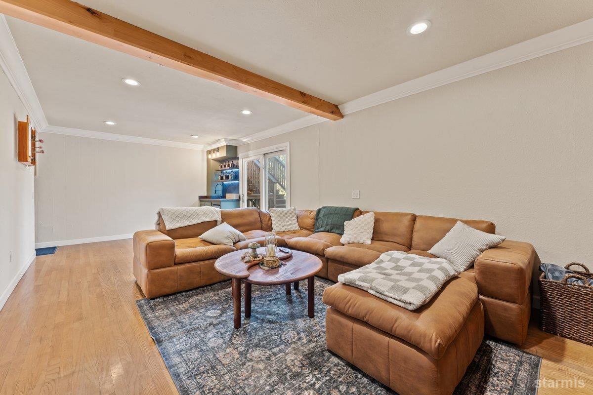 1935 Apache Avenue