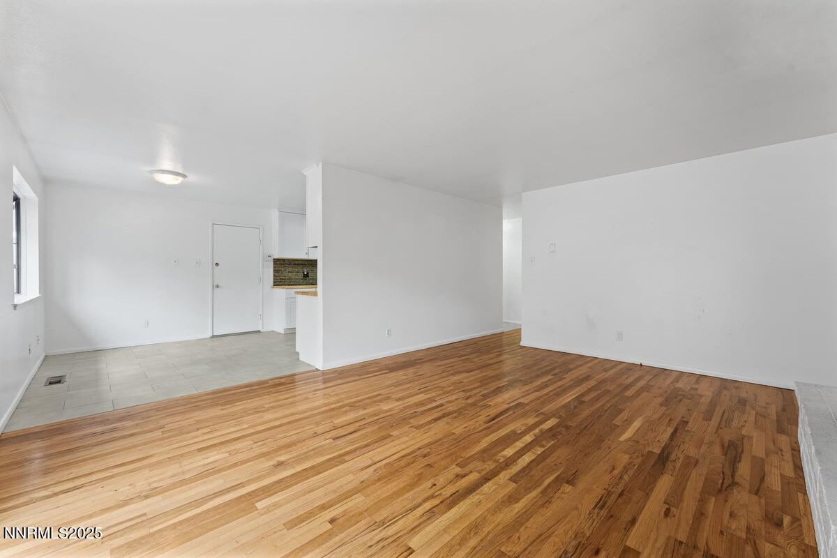 1421 Surf Way