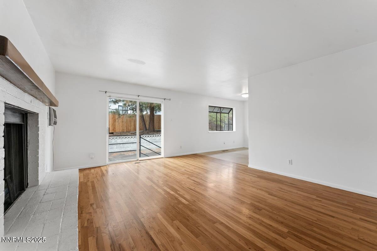 1421 Surf Way