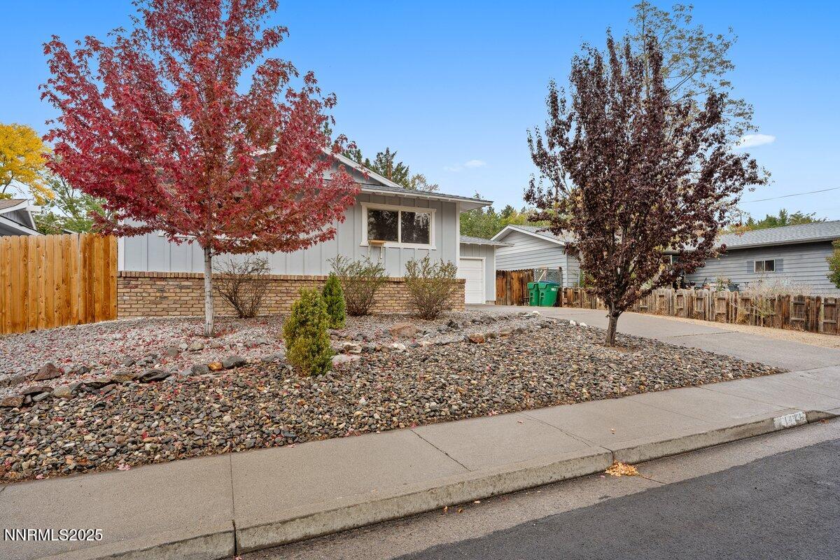 1421 Surf Way