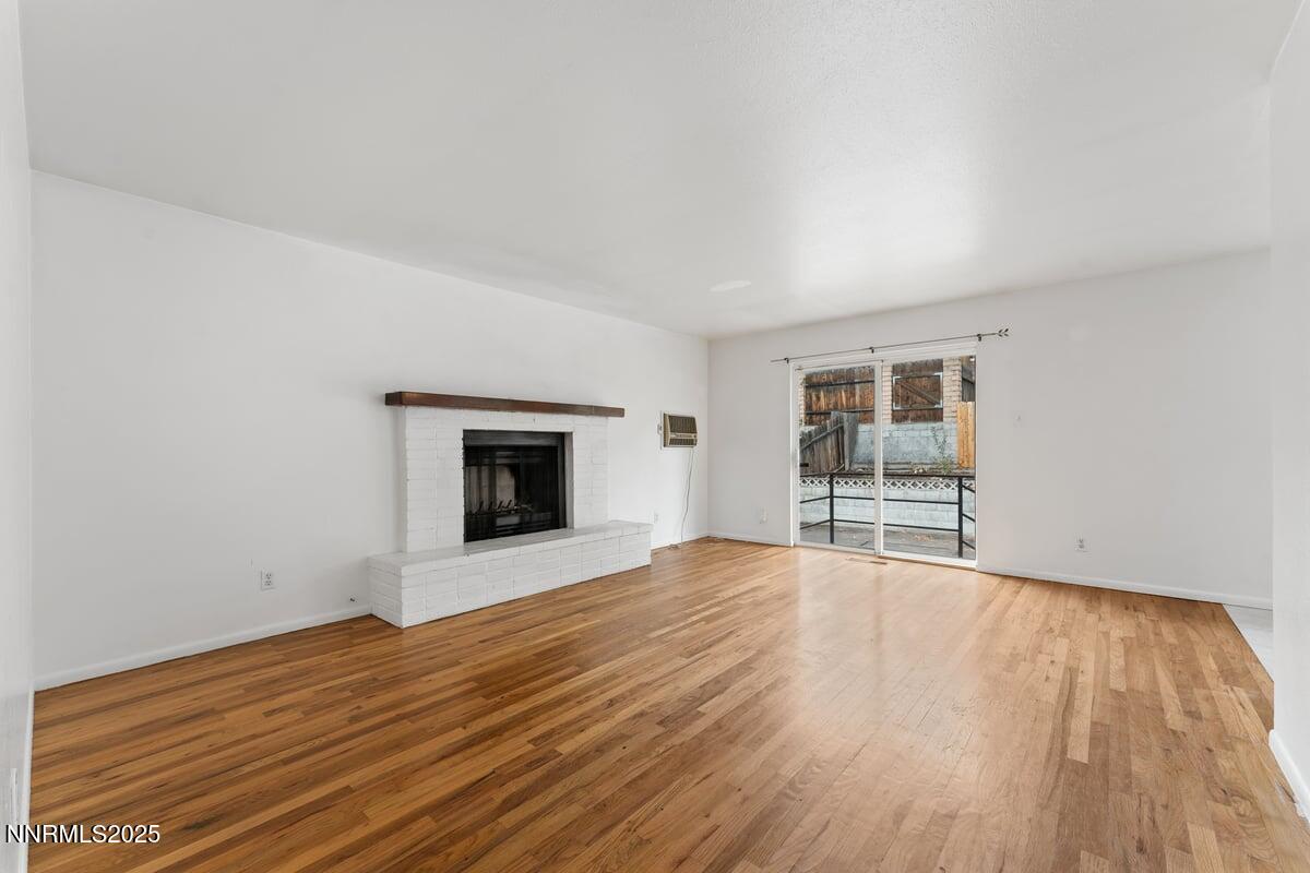 1421 Surf Way