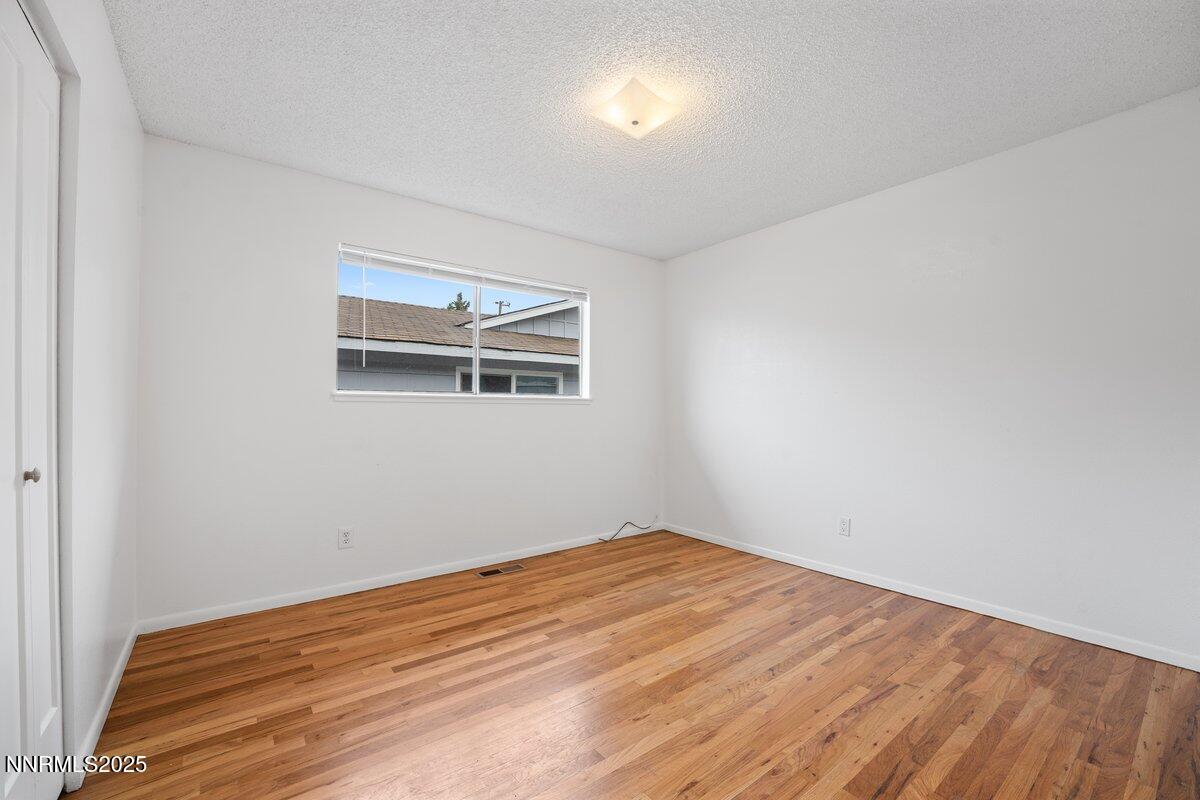 1421 Surf Way