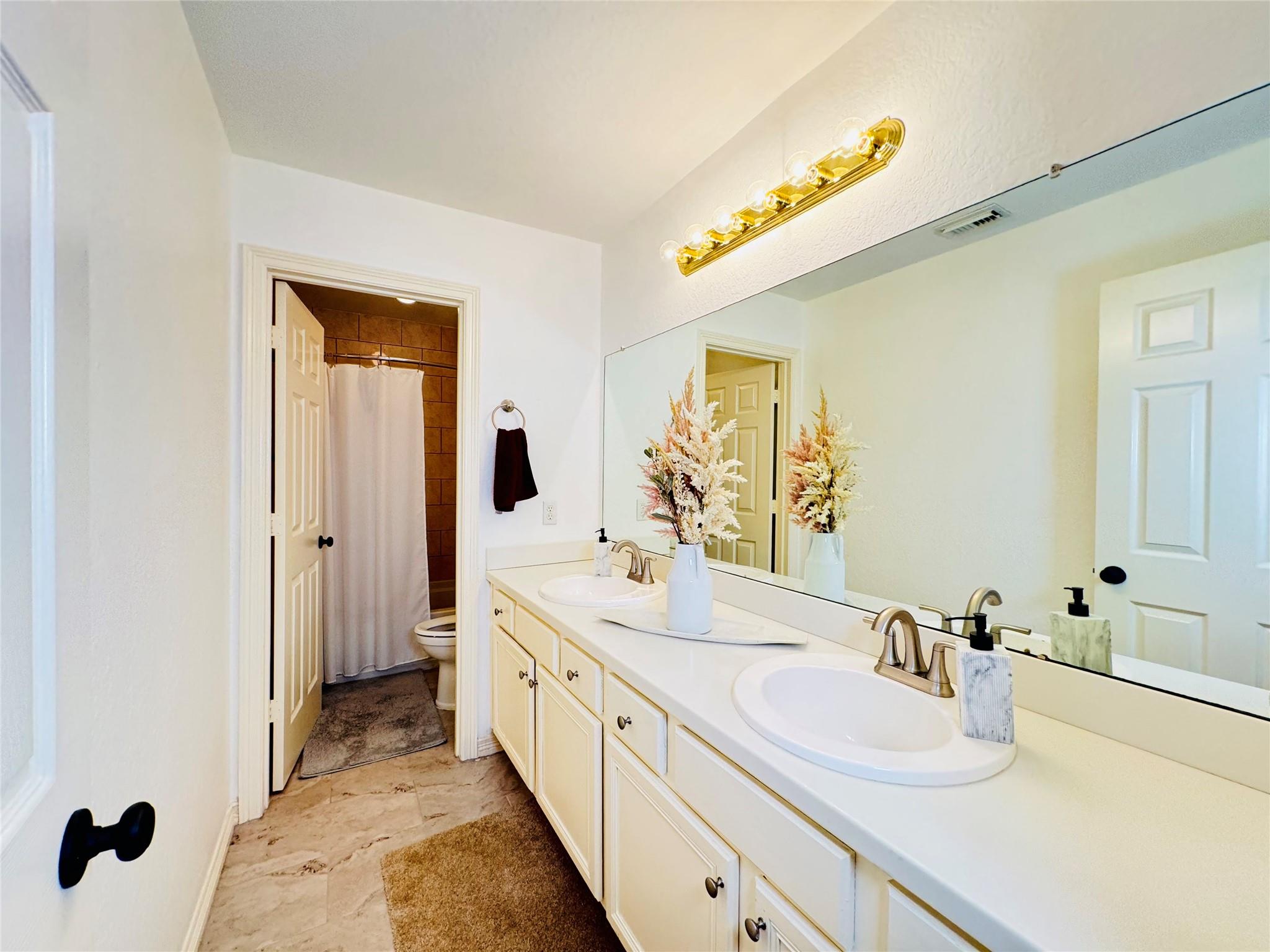 11927 W Vita Circle
