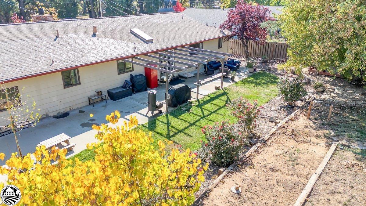 21692 Bellview Creek