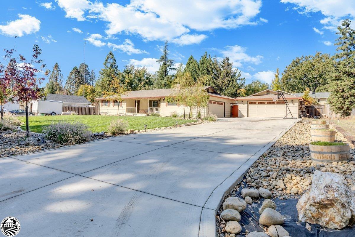 21692 Bellview Creek