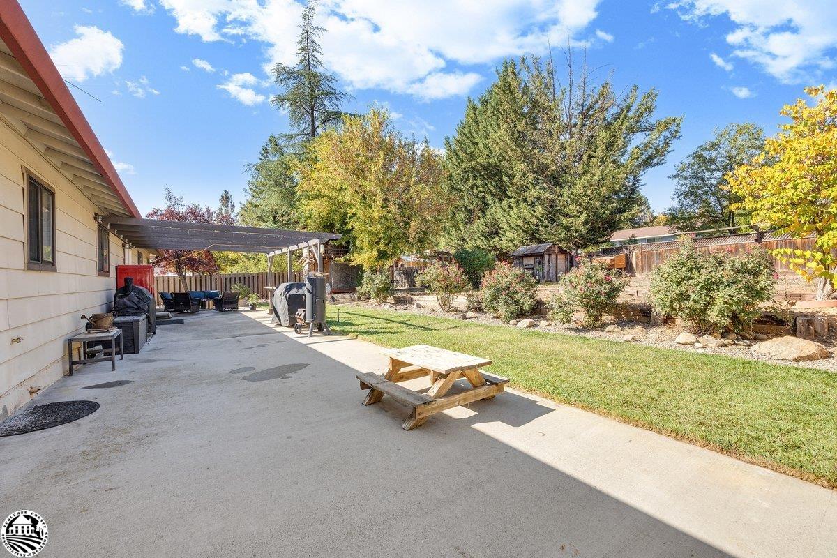 21692 Bellview Creek