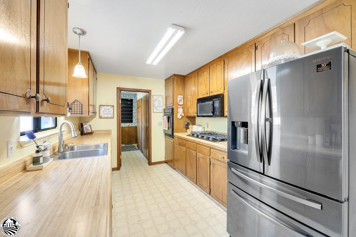 21692 Bellview Creek