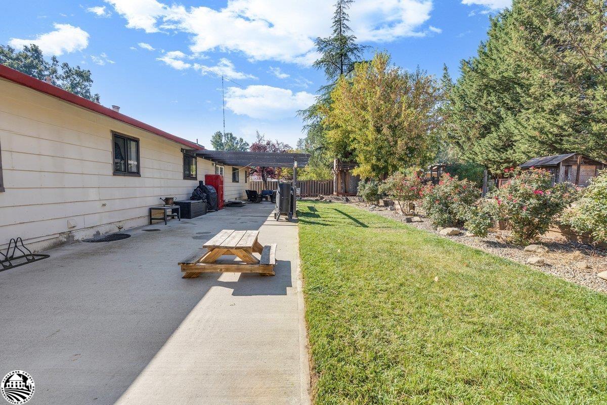21692 Bellview Creek