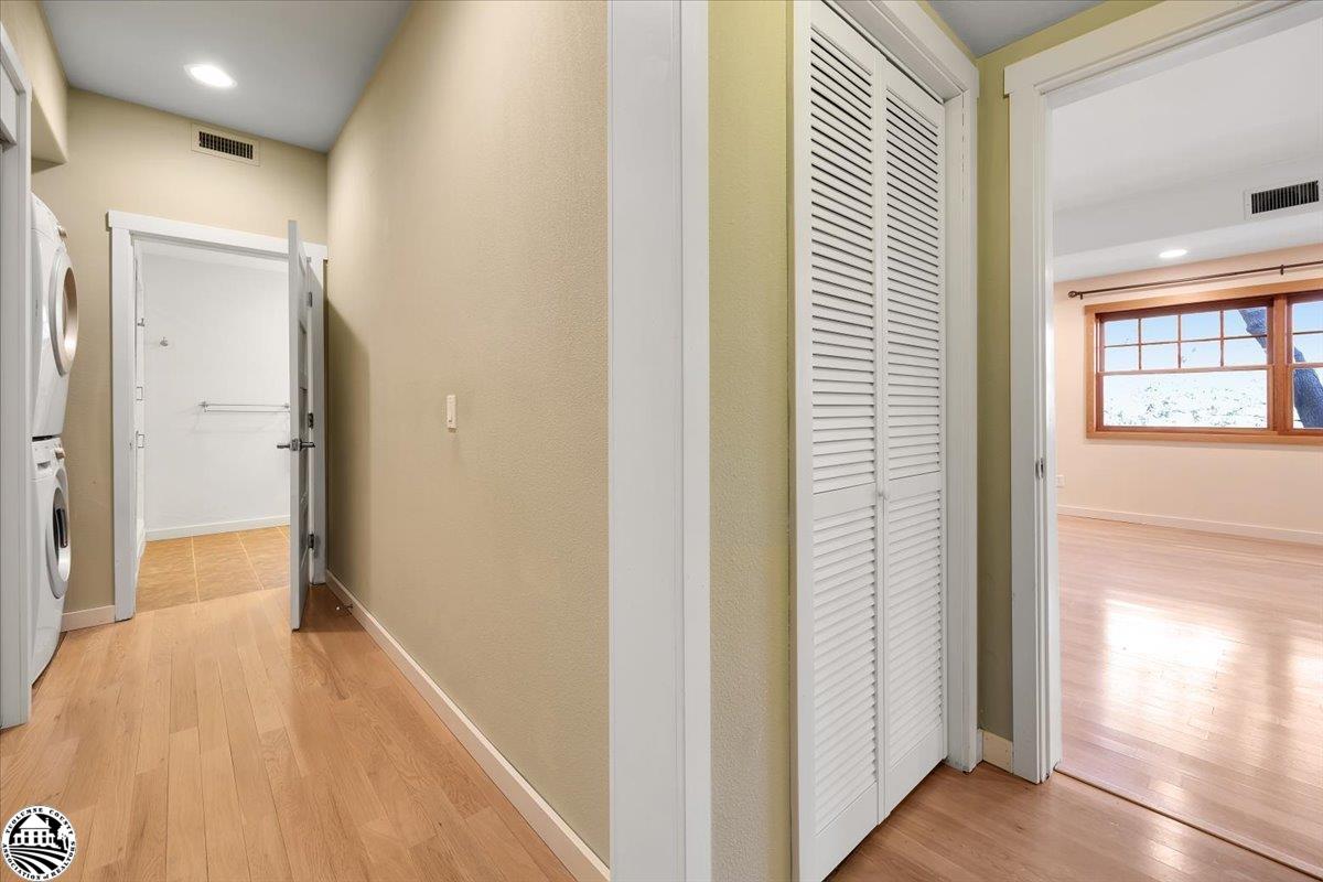 22727 Ridgemont