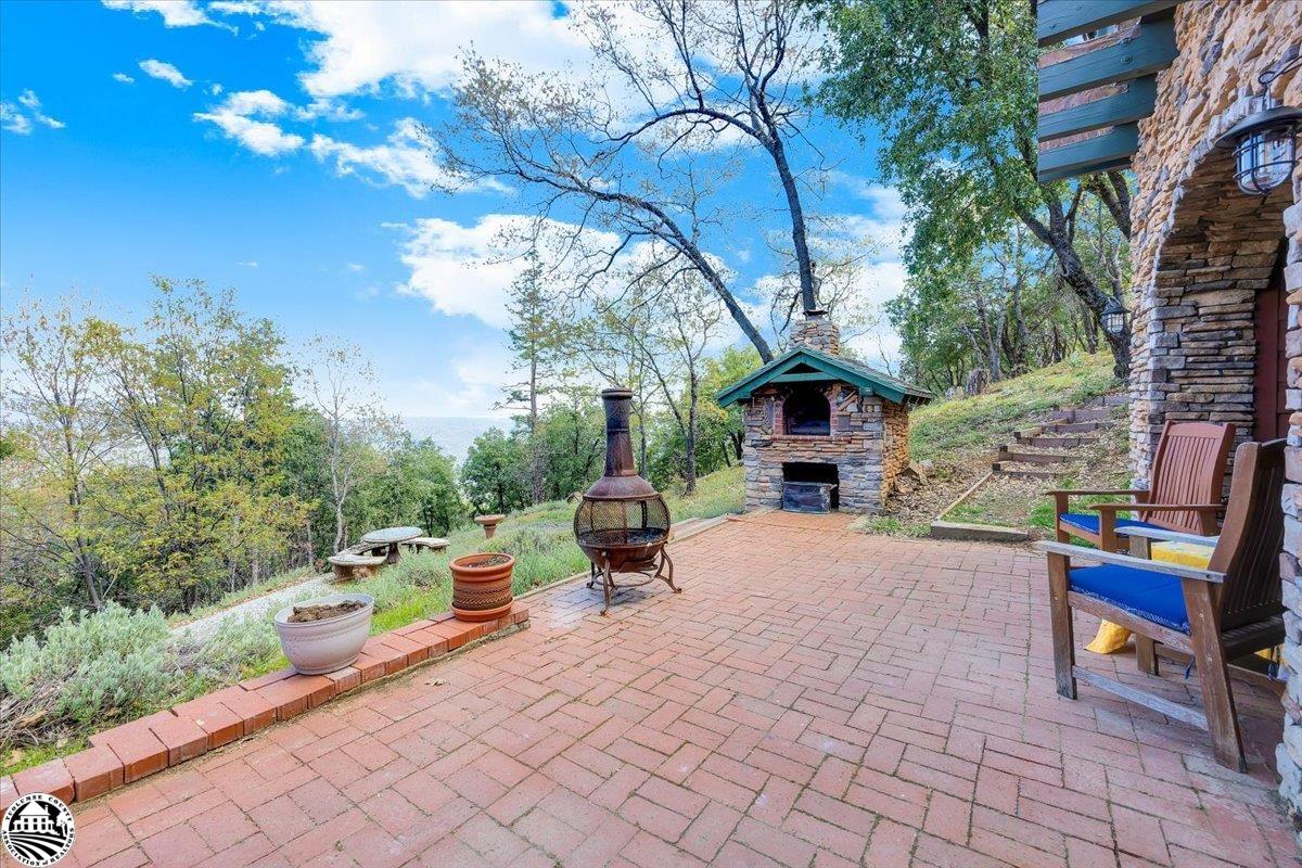 22727 Ridgemont