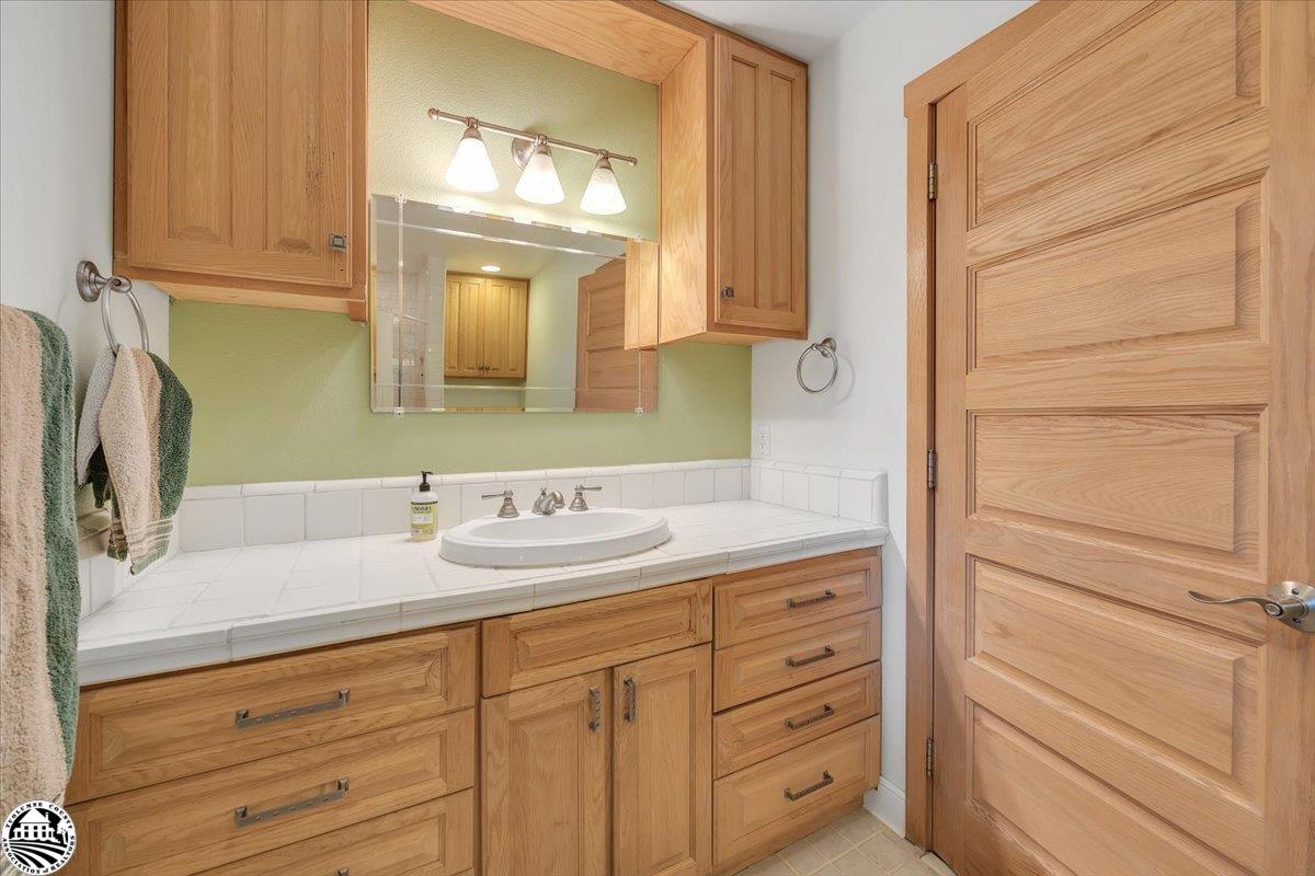22727 Ridgemont