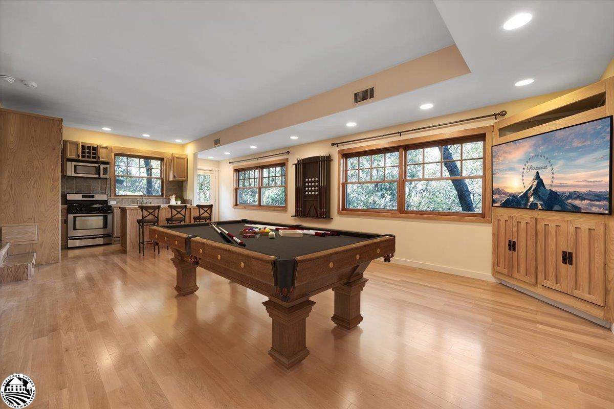 22727 Ridgemont