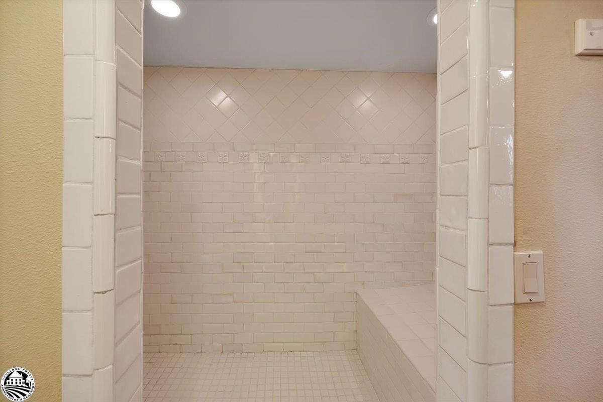 22727 Ridgemont