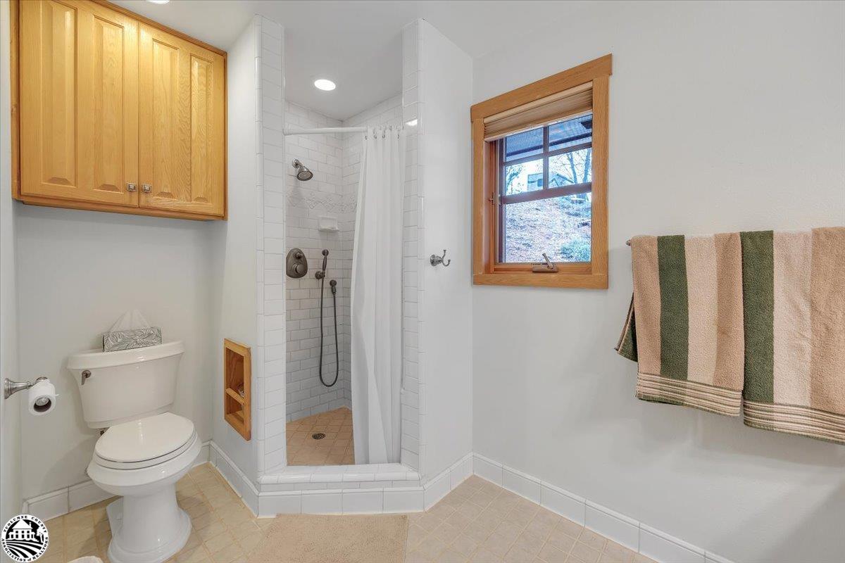 22727 Ridgemont